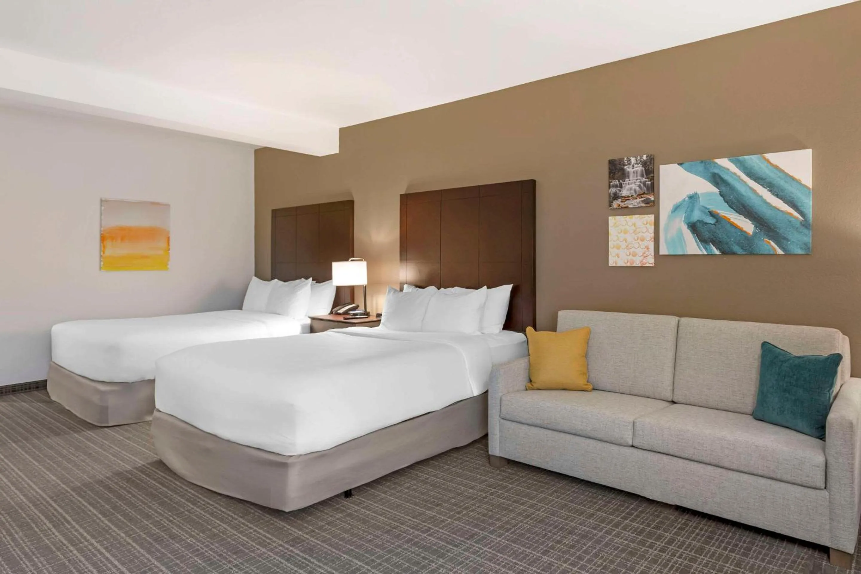 Bedroom, Bed in Comfort Inn & Suites Verona at Turning Stone Resort Casino