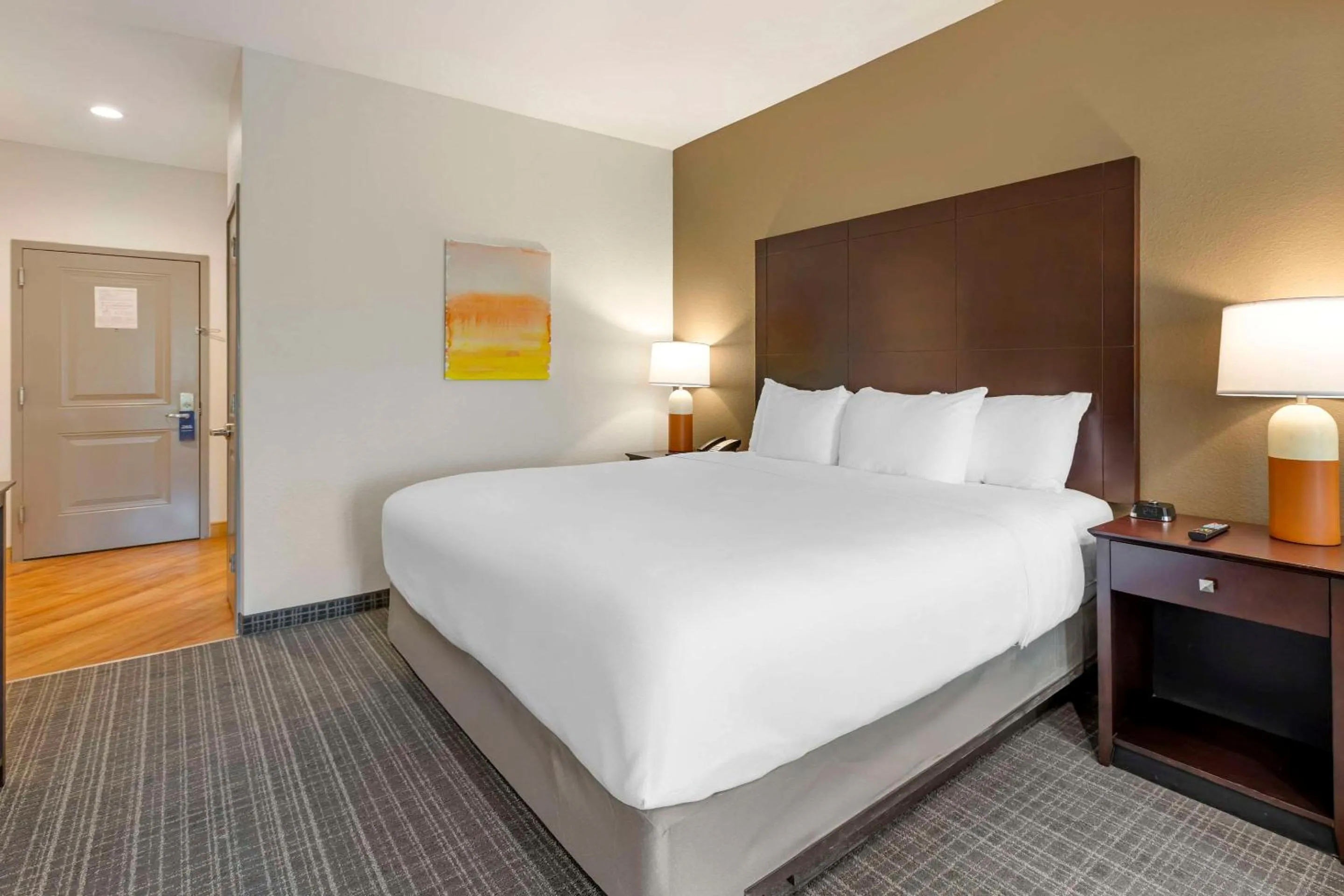 Bedroom, Bed in Comfort Inn & Suites Verona at Turning Stone Resort Casino