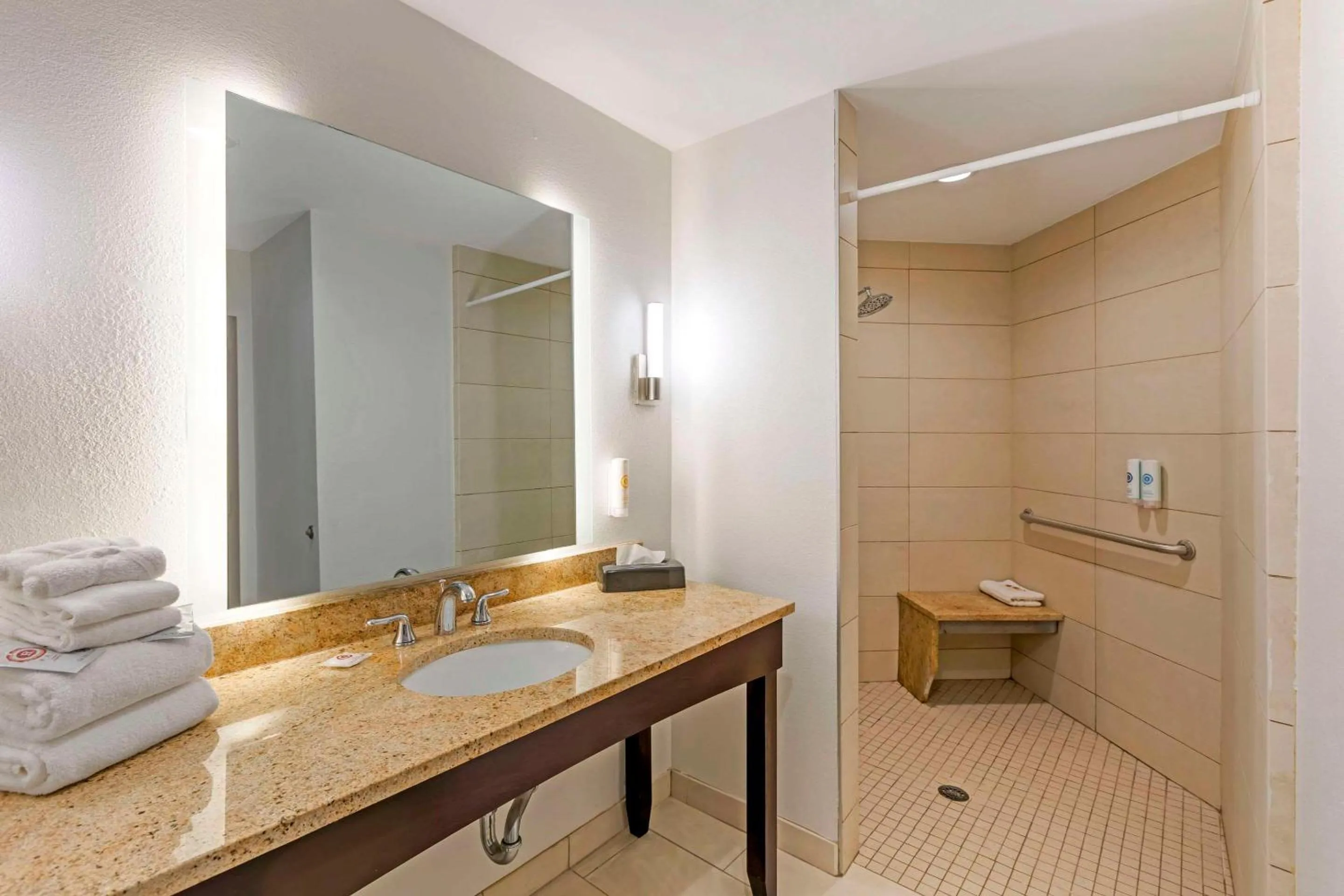 Bedroom in Comfort Inn & Suites Verona at Turning Stone Resort Casino