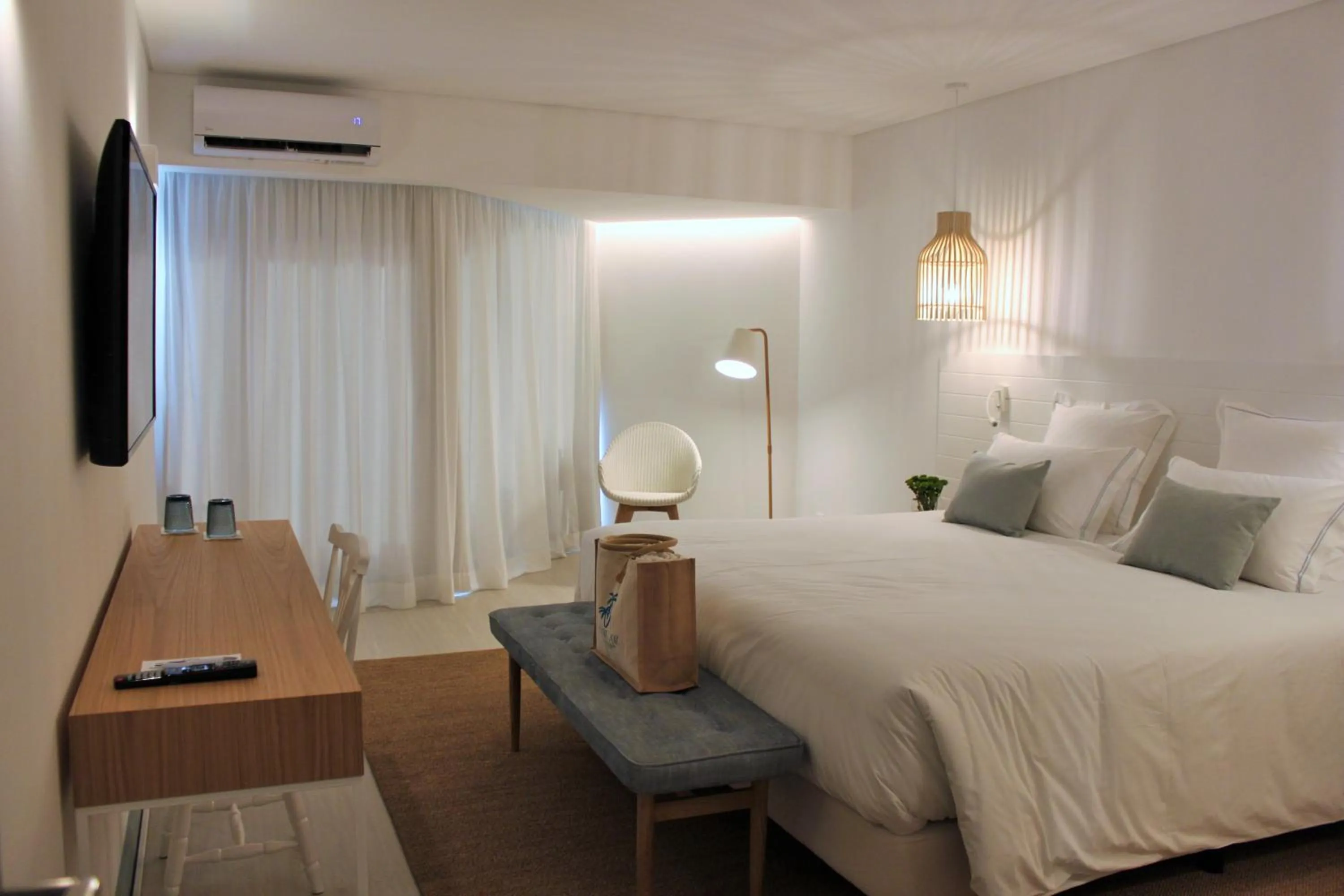 Decorative detail, Bed in Malibu Foz Hotel - La Maison Younan