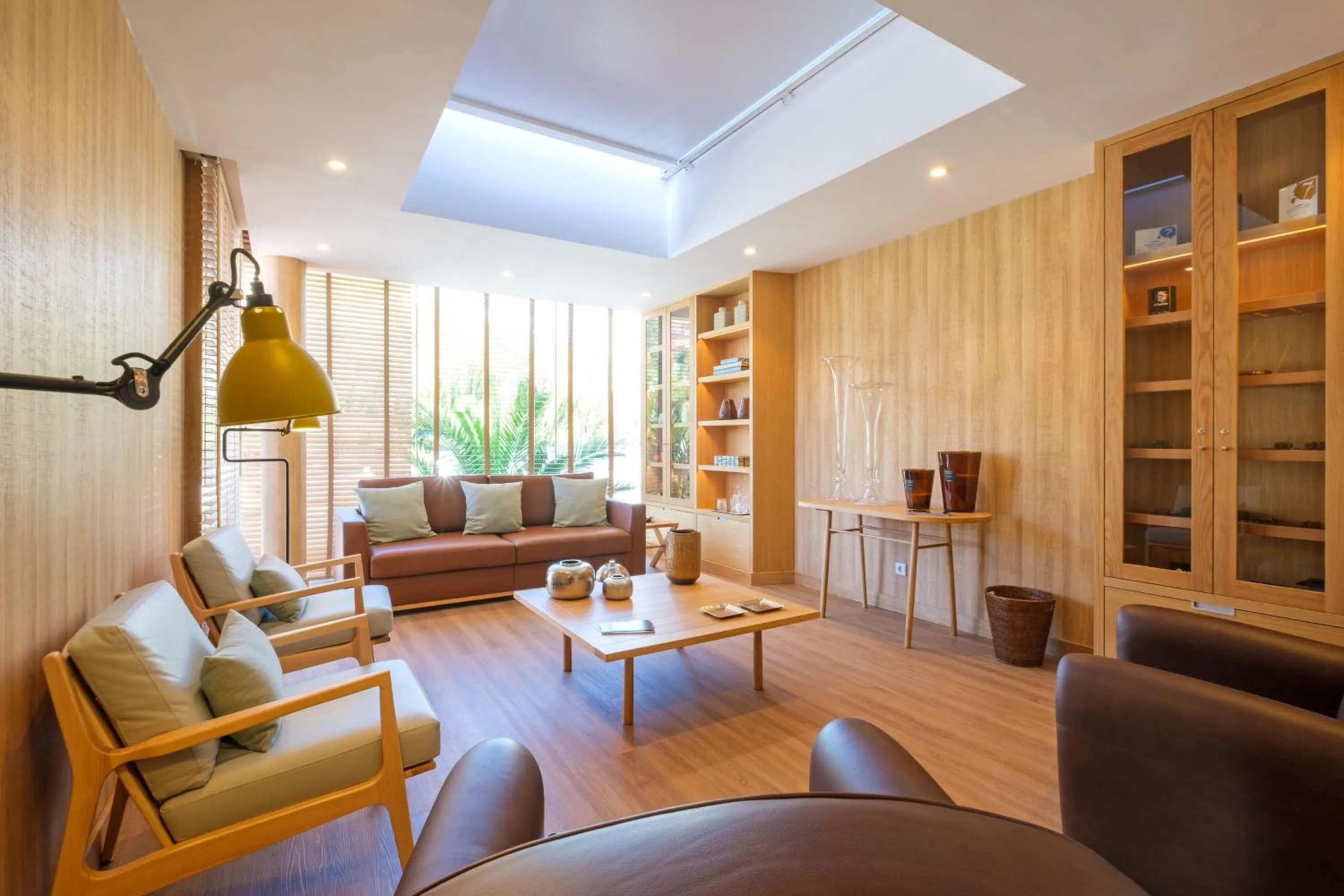 Day in Malibu Foz Hotel - La Maison Younan