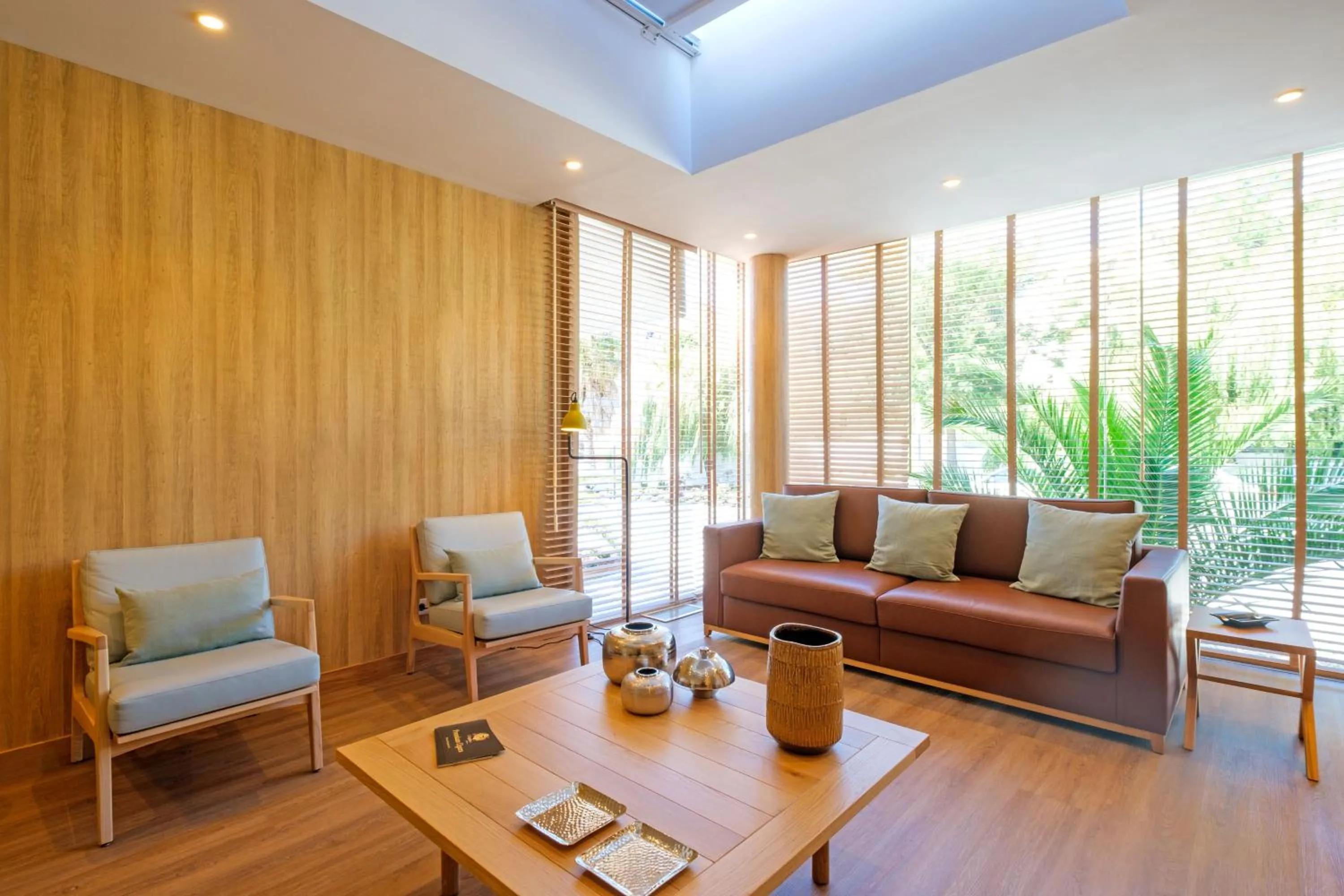 Spring in Malibu Foz Hotel - La Maison Younan