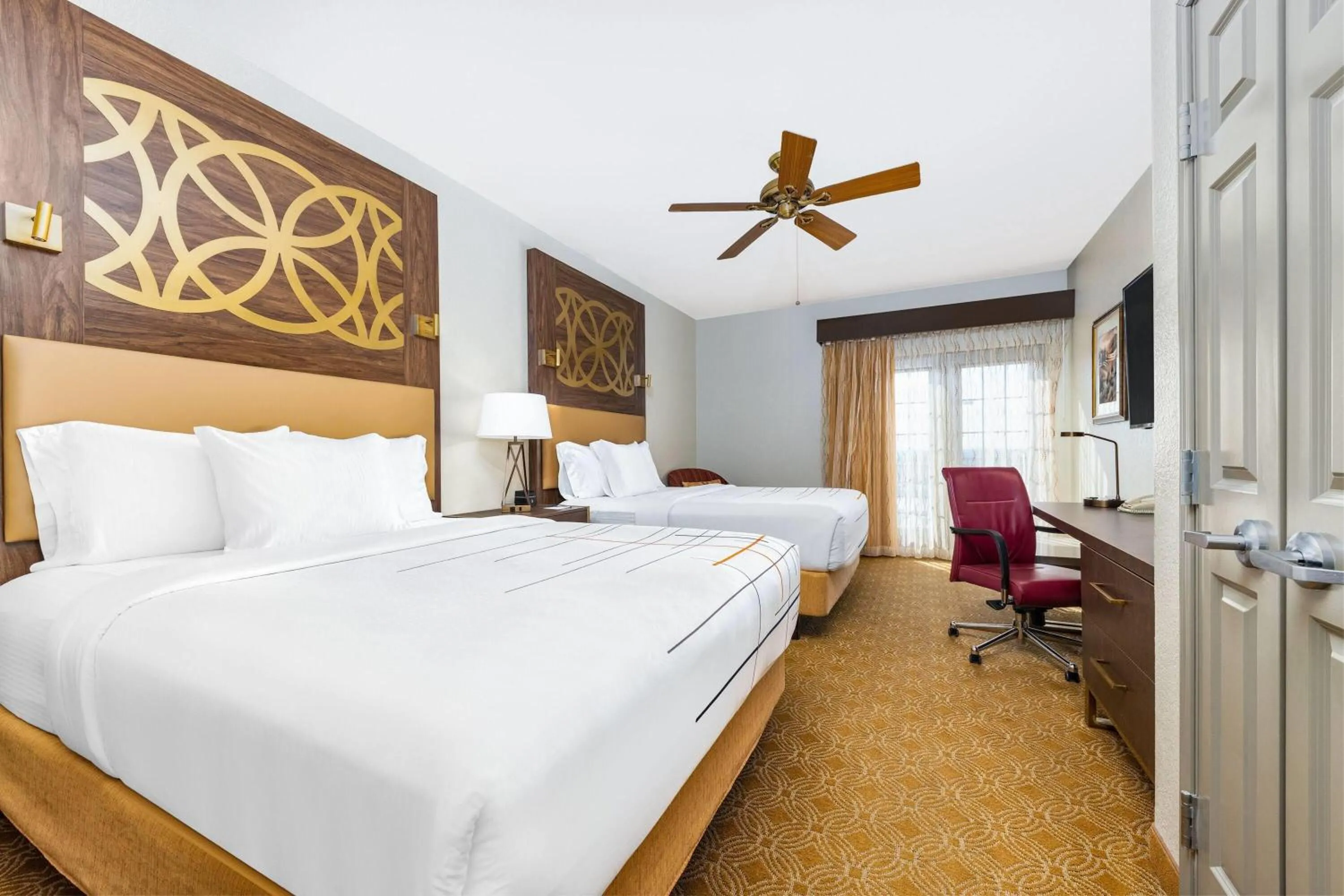 Photo of the whole room, Bed in La Quinta by Wyndham Marble Falls