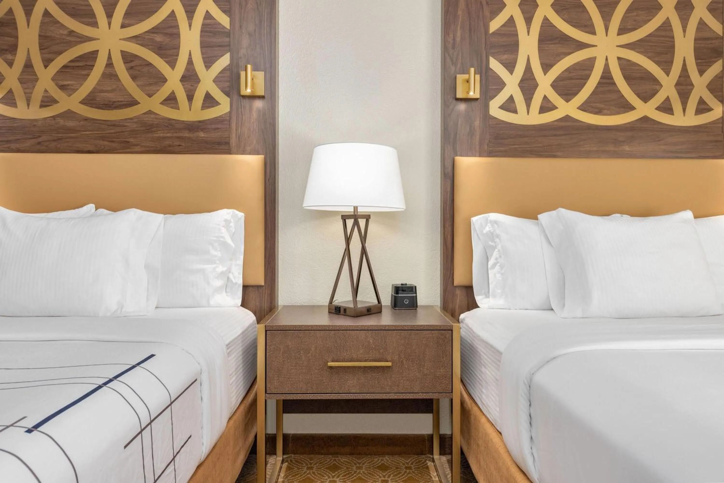 Photo of the whole room, Bed in La Quinta by Wyndham Marble Falls