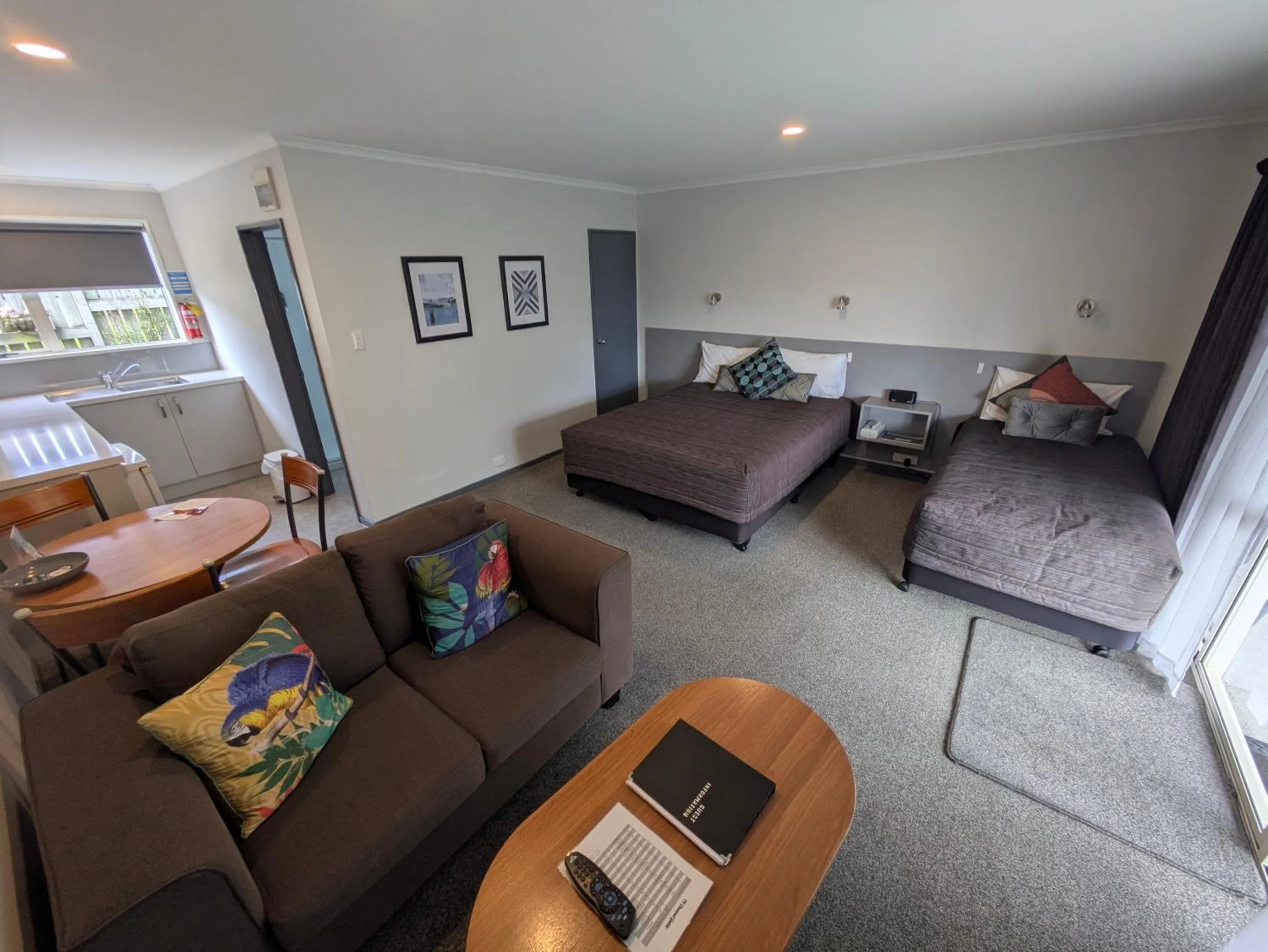 Kitchen or kitchenette in The Peninsula Kaikoura