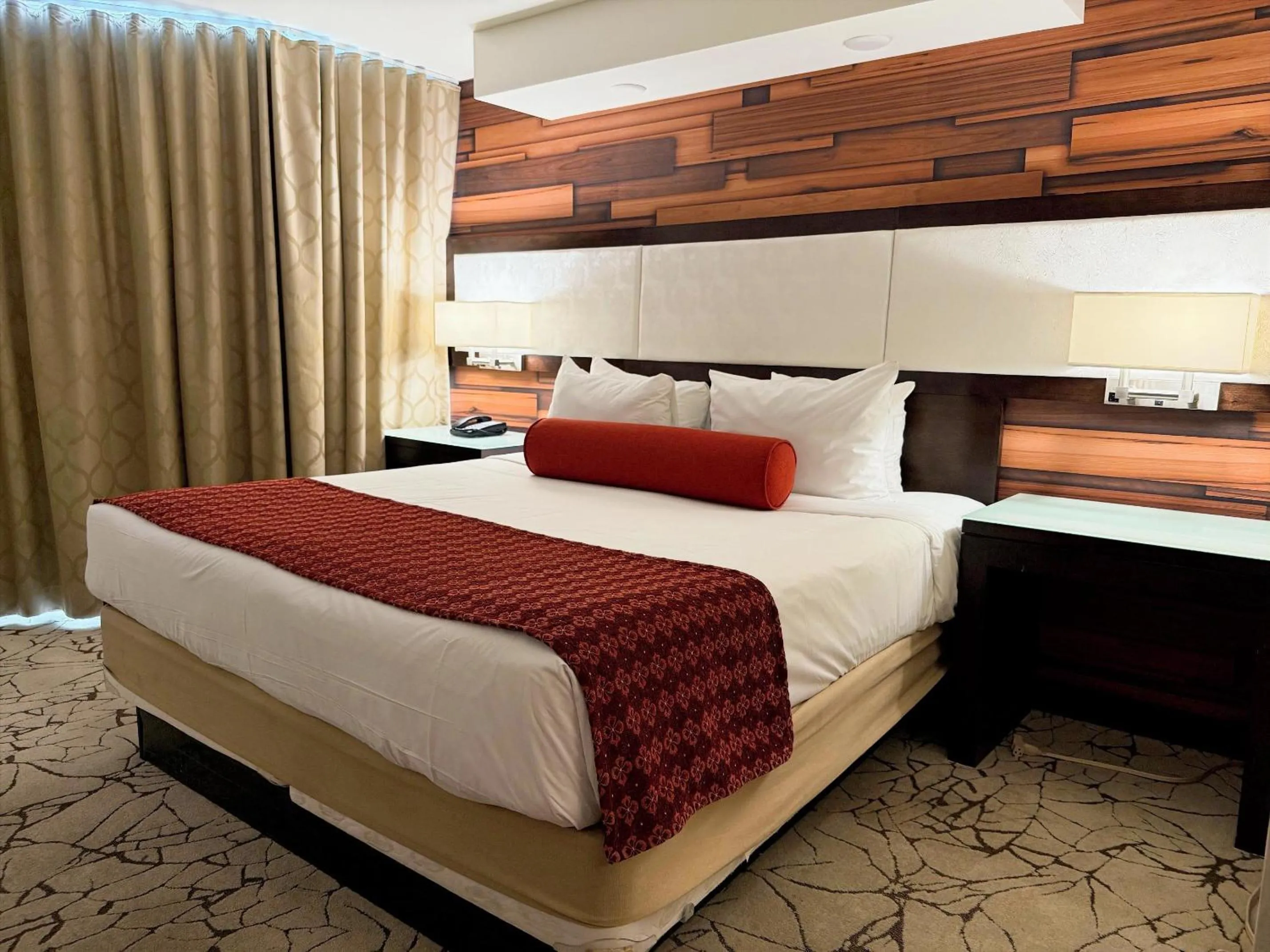 Bed in Bally's Lake Tahoe Casino Resort