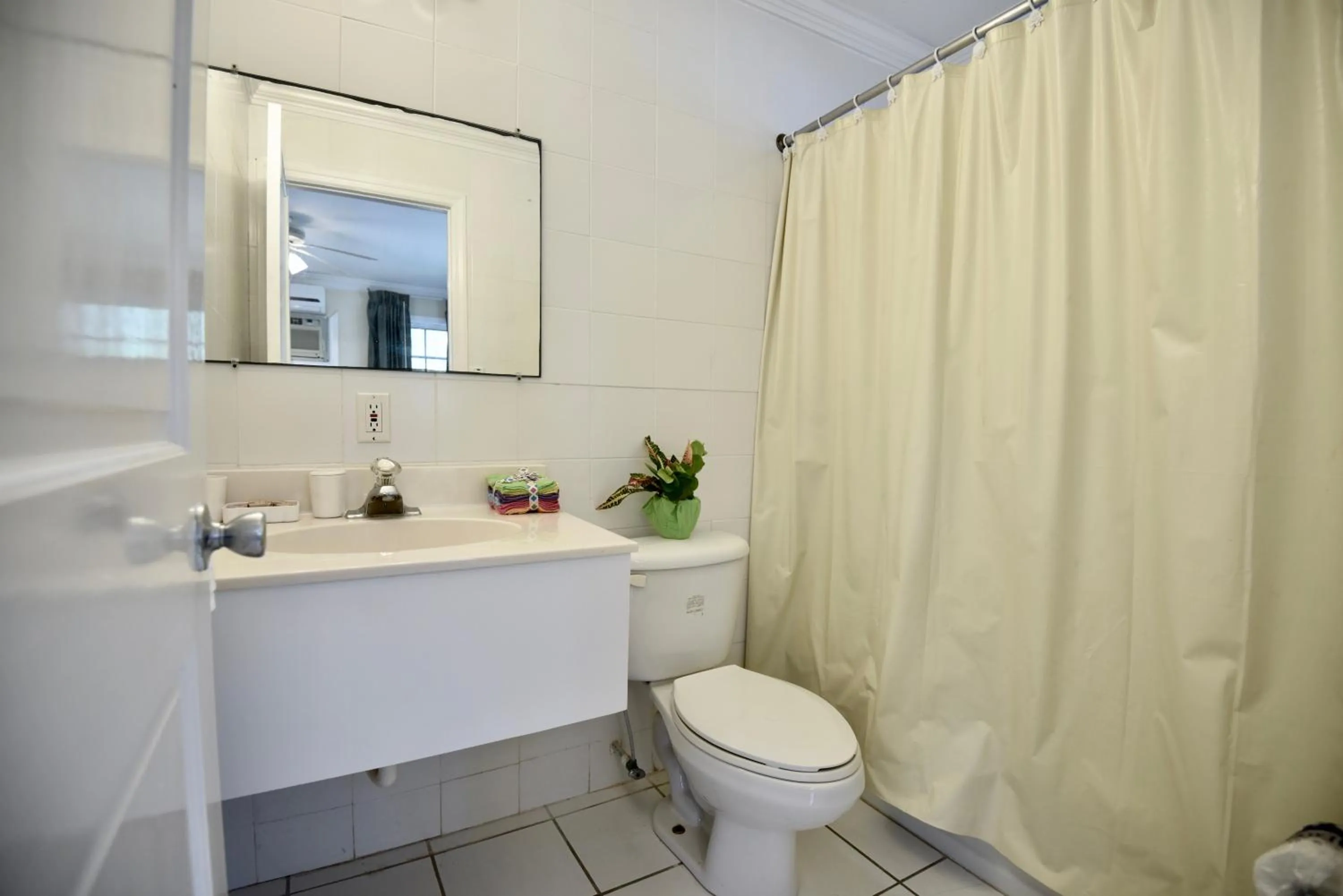 Toilet in Nathan's Lodge