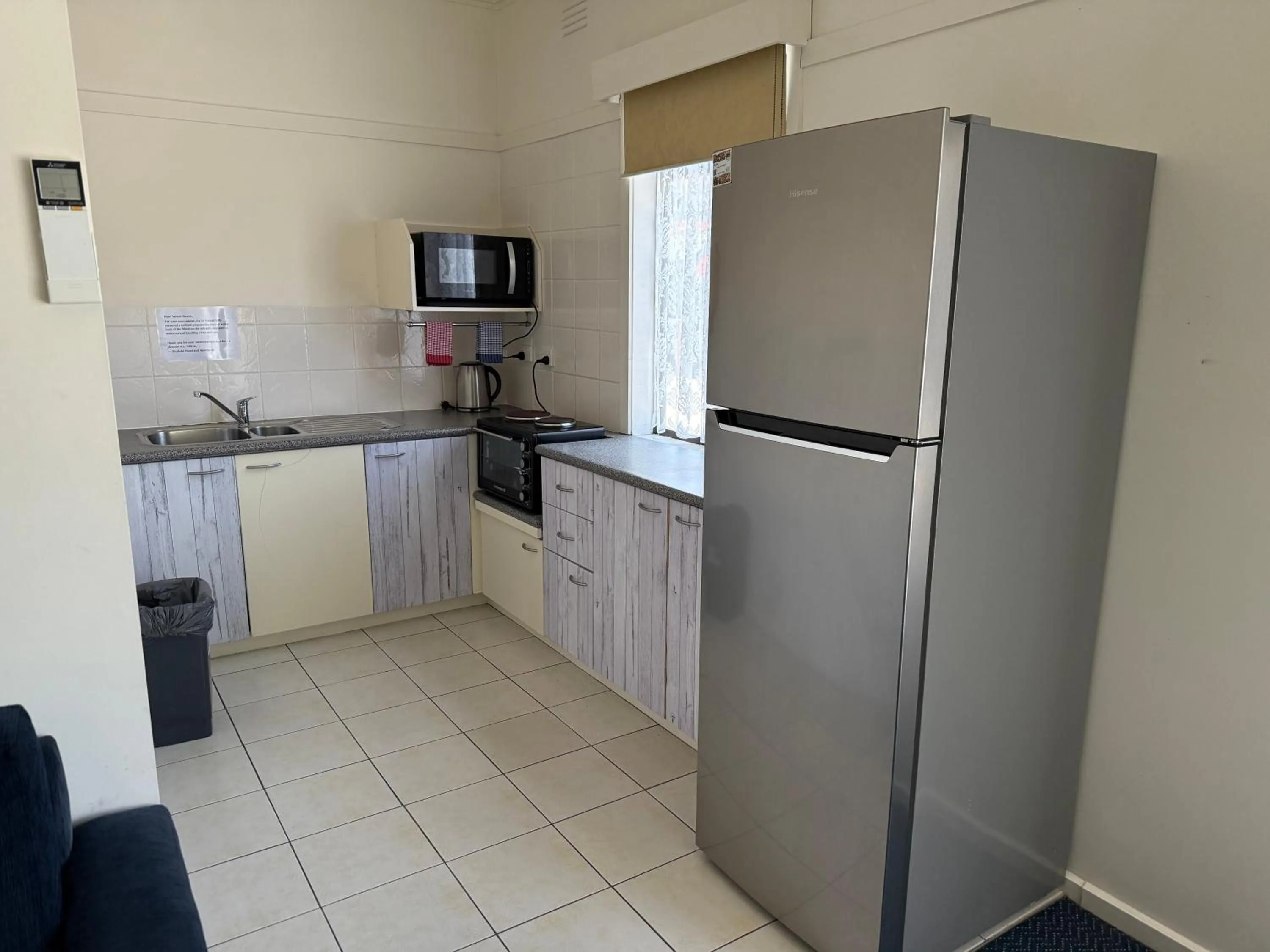 Kitchen or kitchenette in Heyfield Motel and Apartments