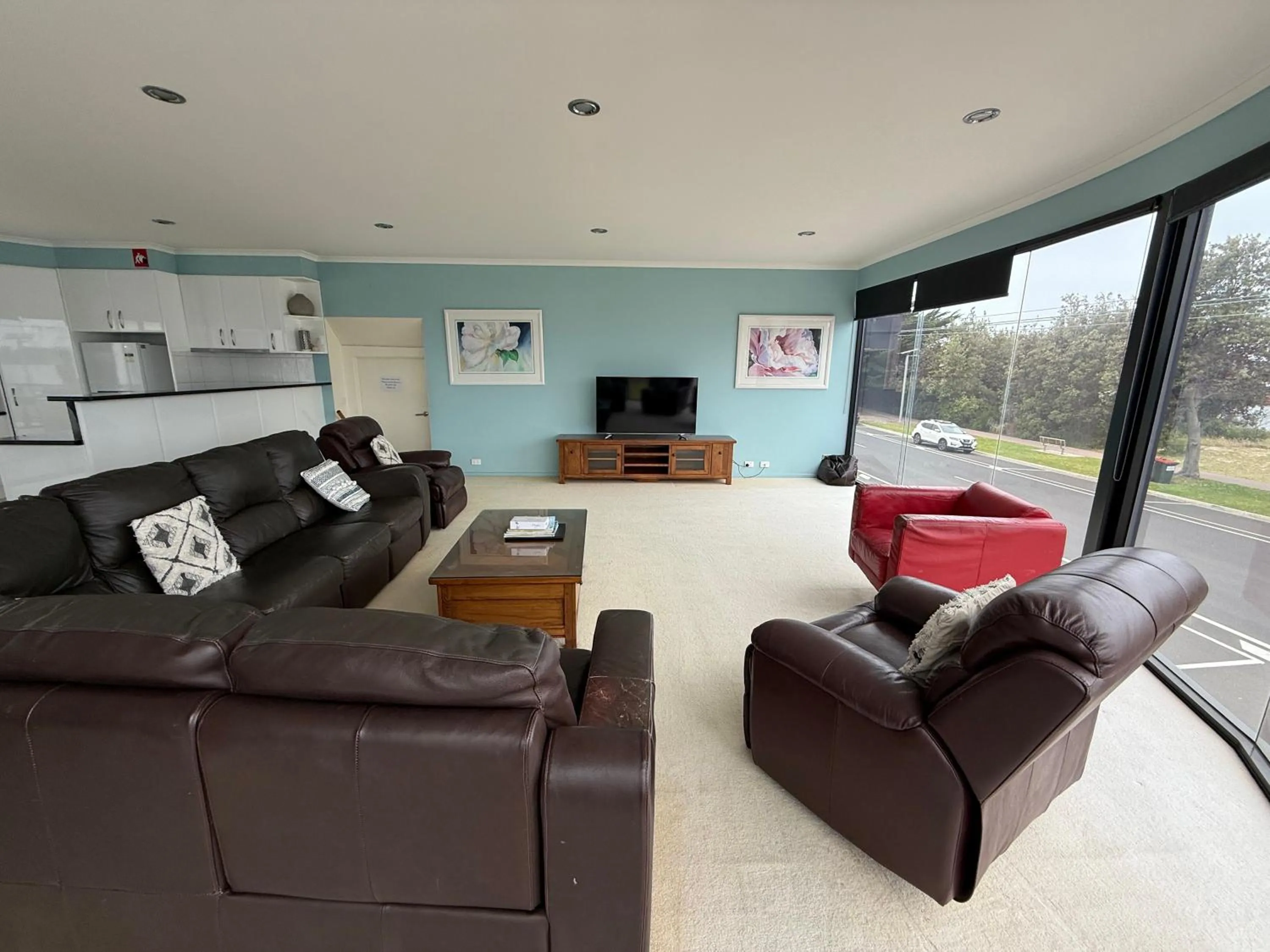 Living room in Heyfield Motel and Apartments