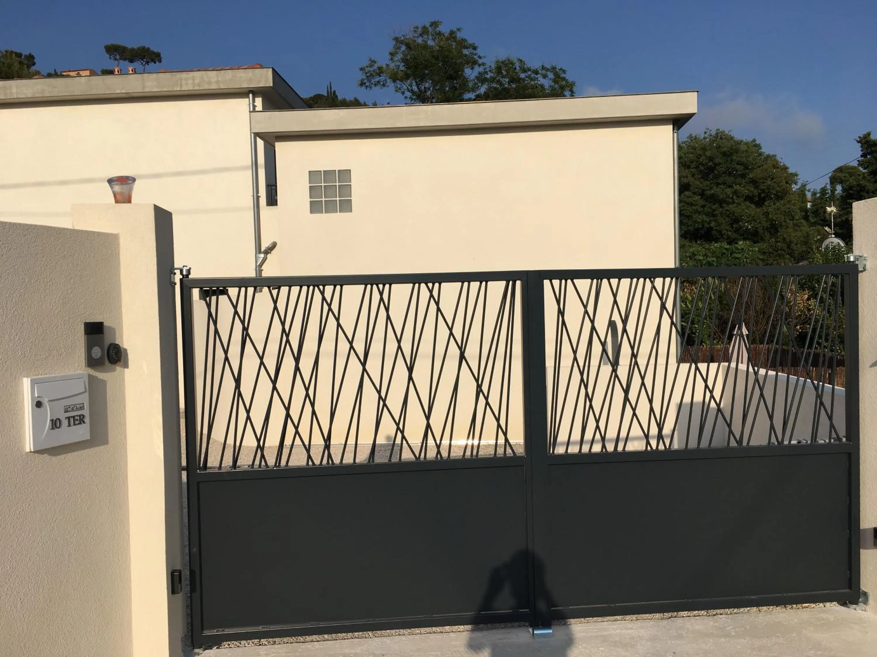 Facade/entrance in Cassis Ma Vie Là