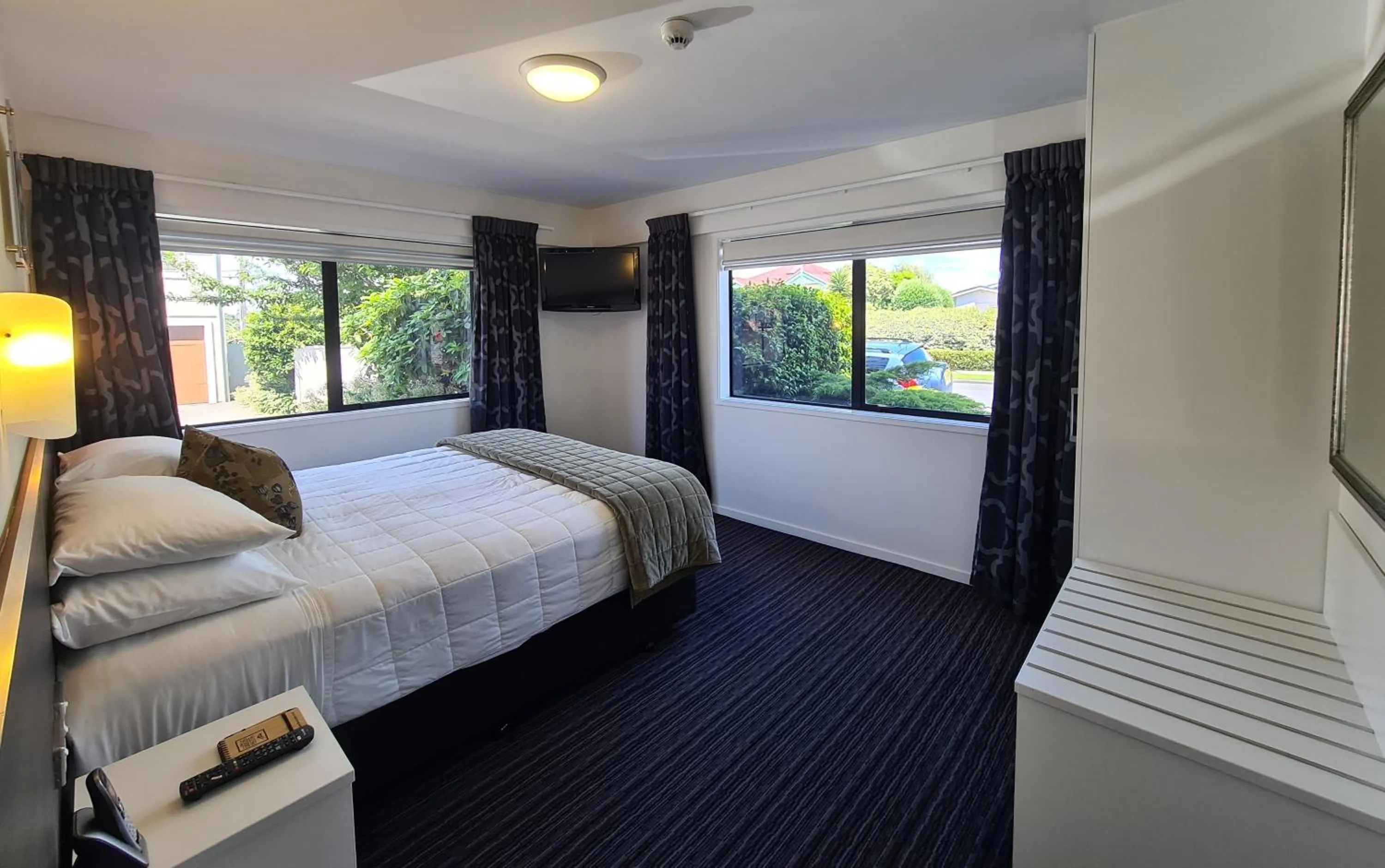 Bed in The Devon Hotel A Heritage Hotel