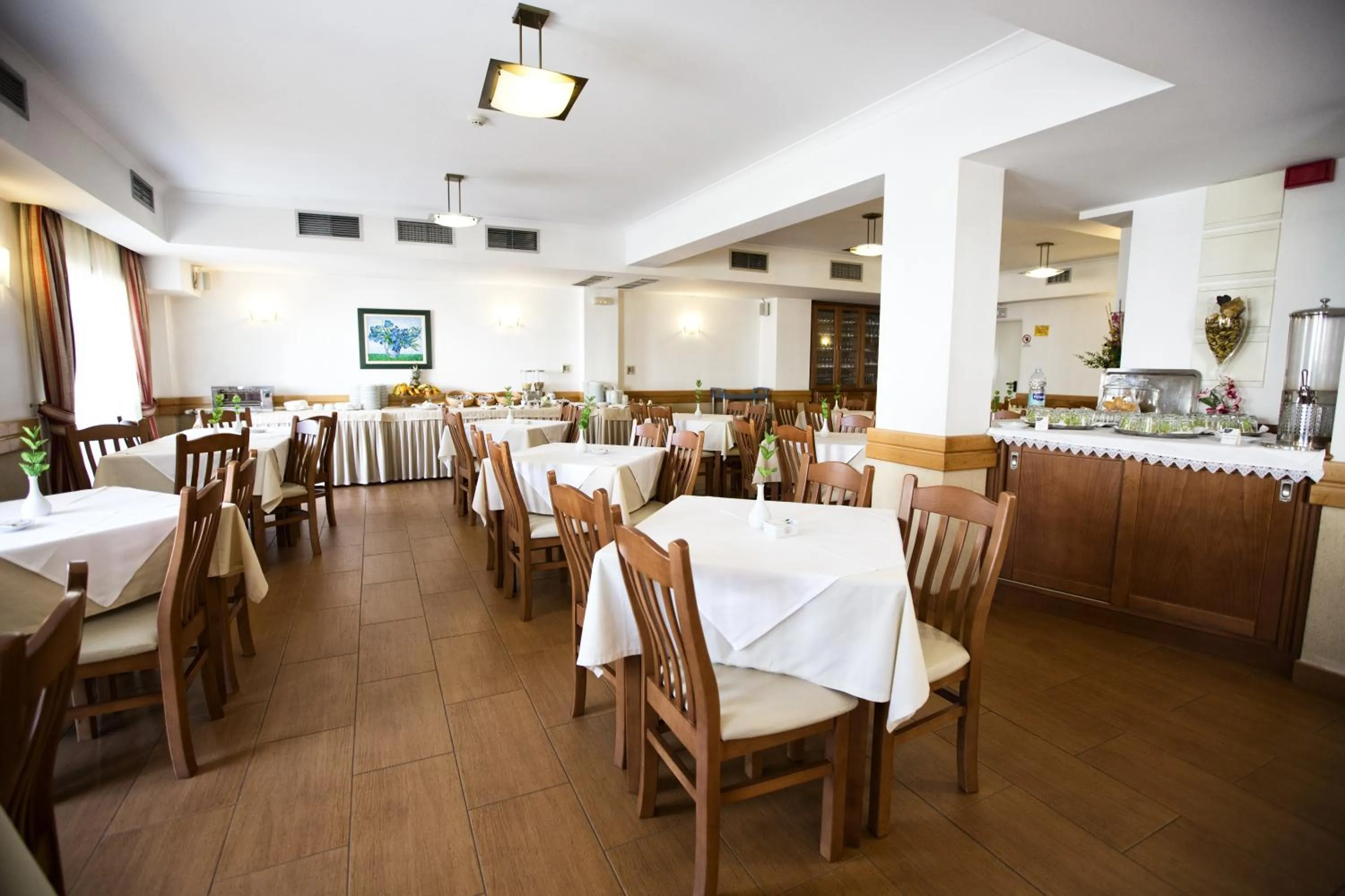 Restaurant/places to eat in Hotel Santa Mafalda