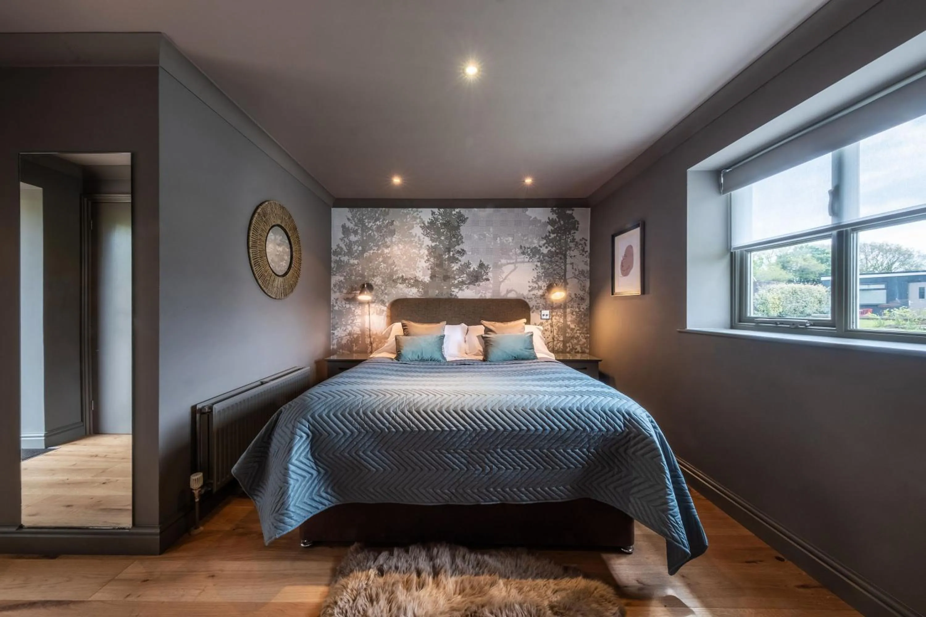 Photo of the whole room, Bed in The Cricketers Clavering