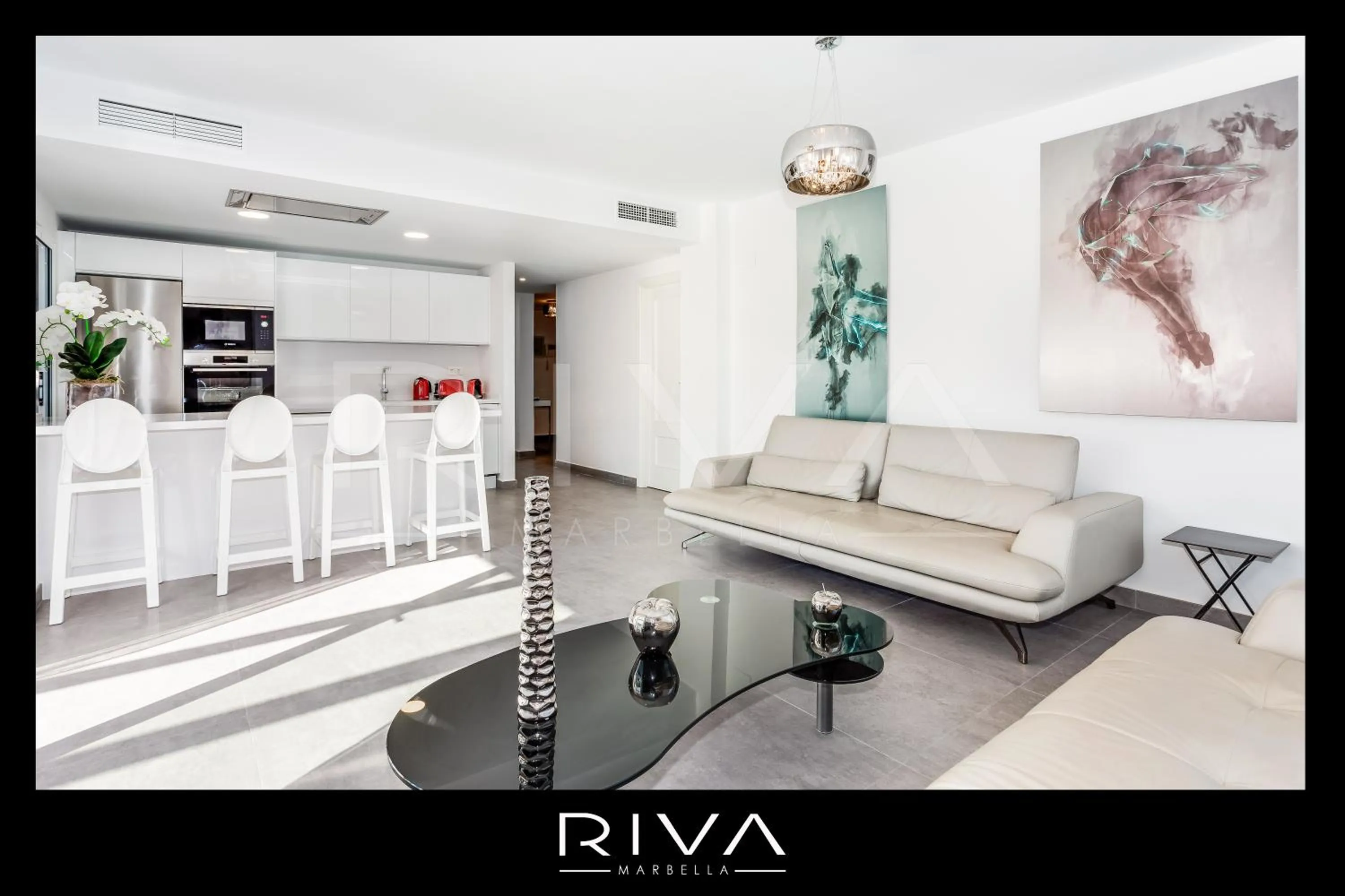 Kitchen or kitchenette in by Riva - 4 bedroom apartment in Dama de noche
