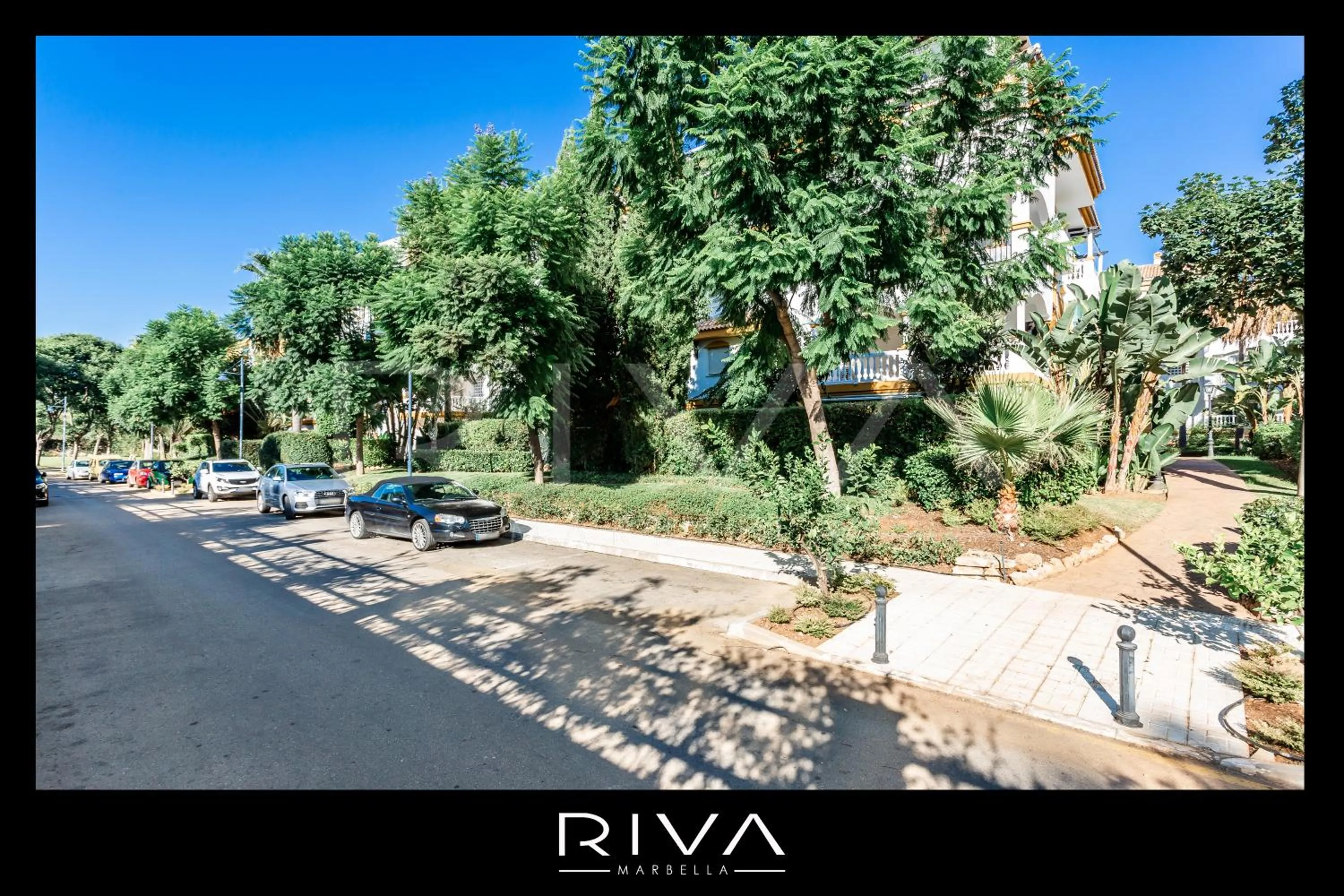 Facade/entrance in by Riva - 4 bedroom apartment in Dama de noche