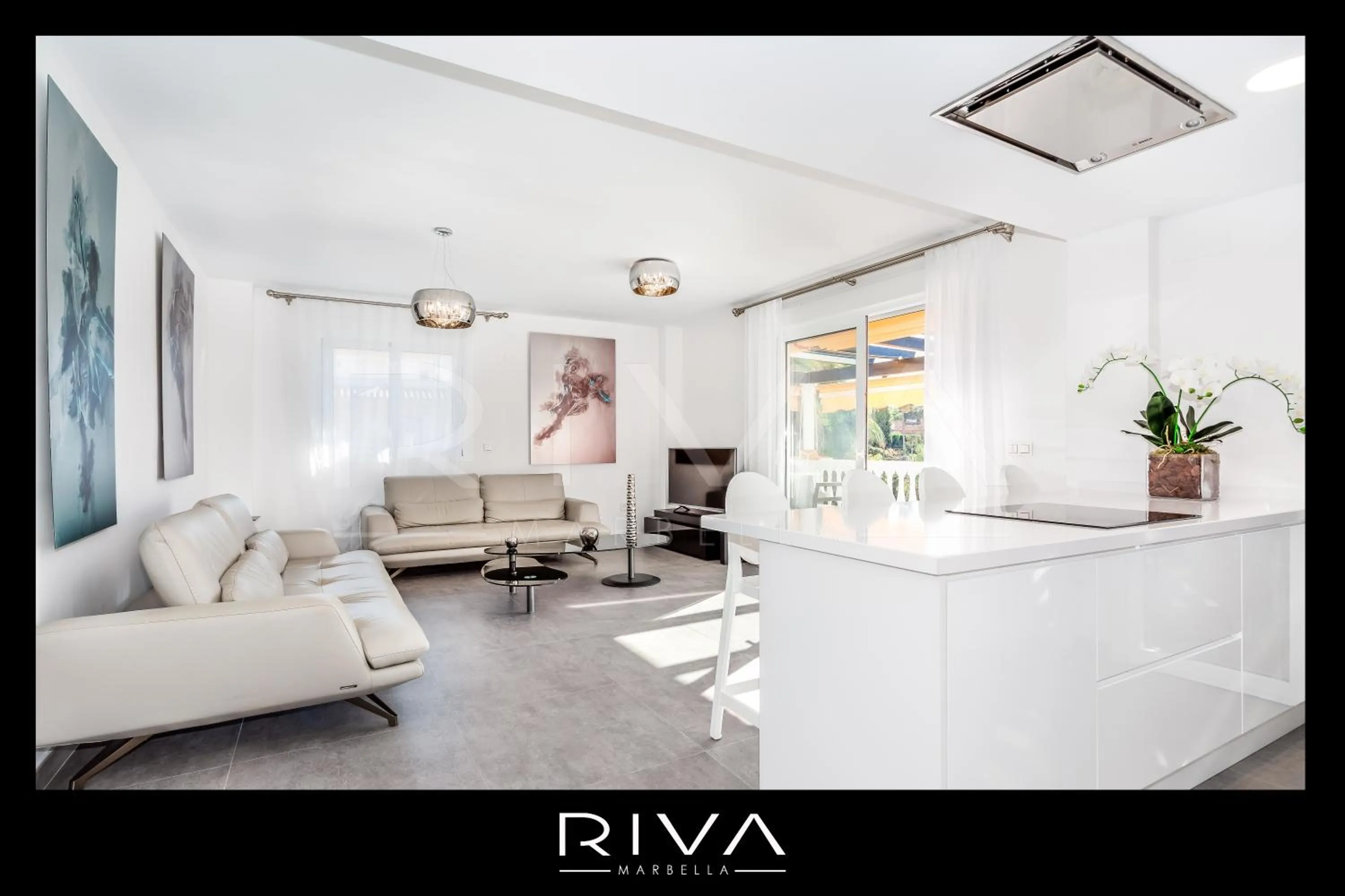 Kitchen or kitchenette in by Riva - 4 bedroom apartment in Dama de noche