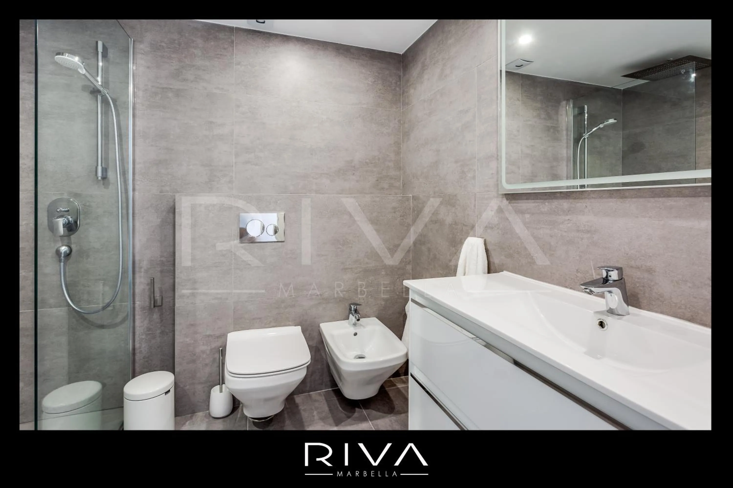 Bathroom in by Riva - 4 bedroom apartment in Dama de noche