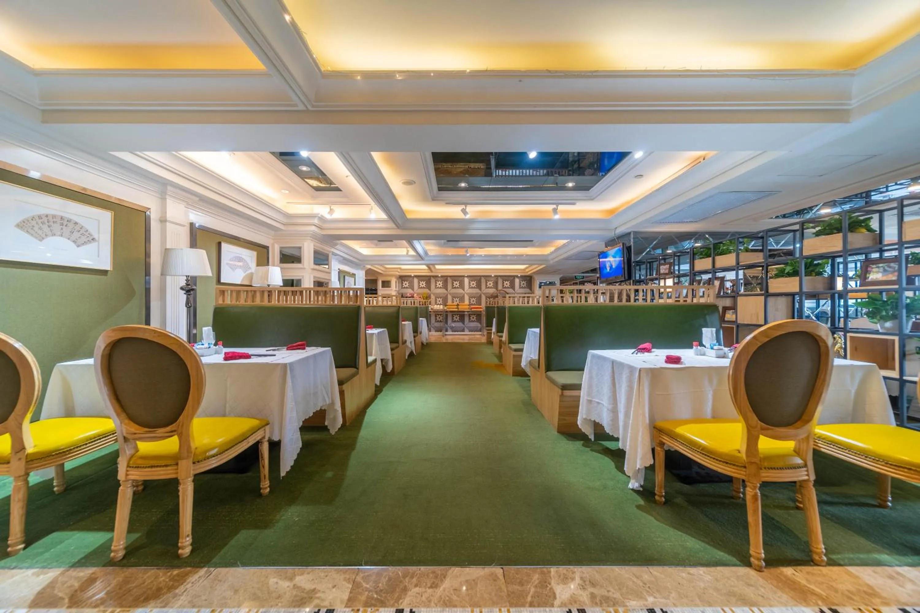 Restaurant/places to eat in Ramada Yichang Hotel