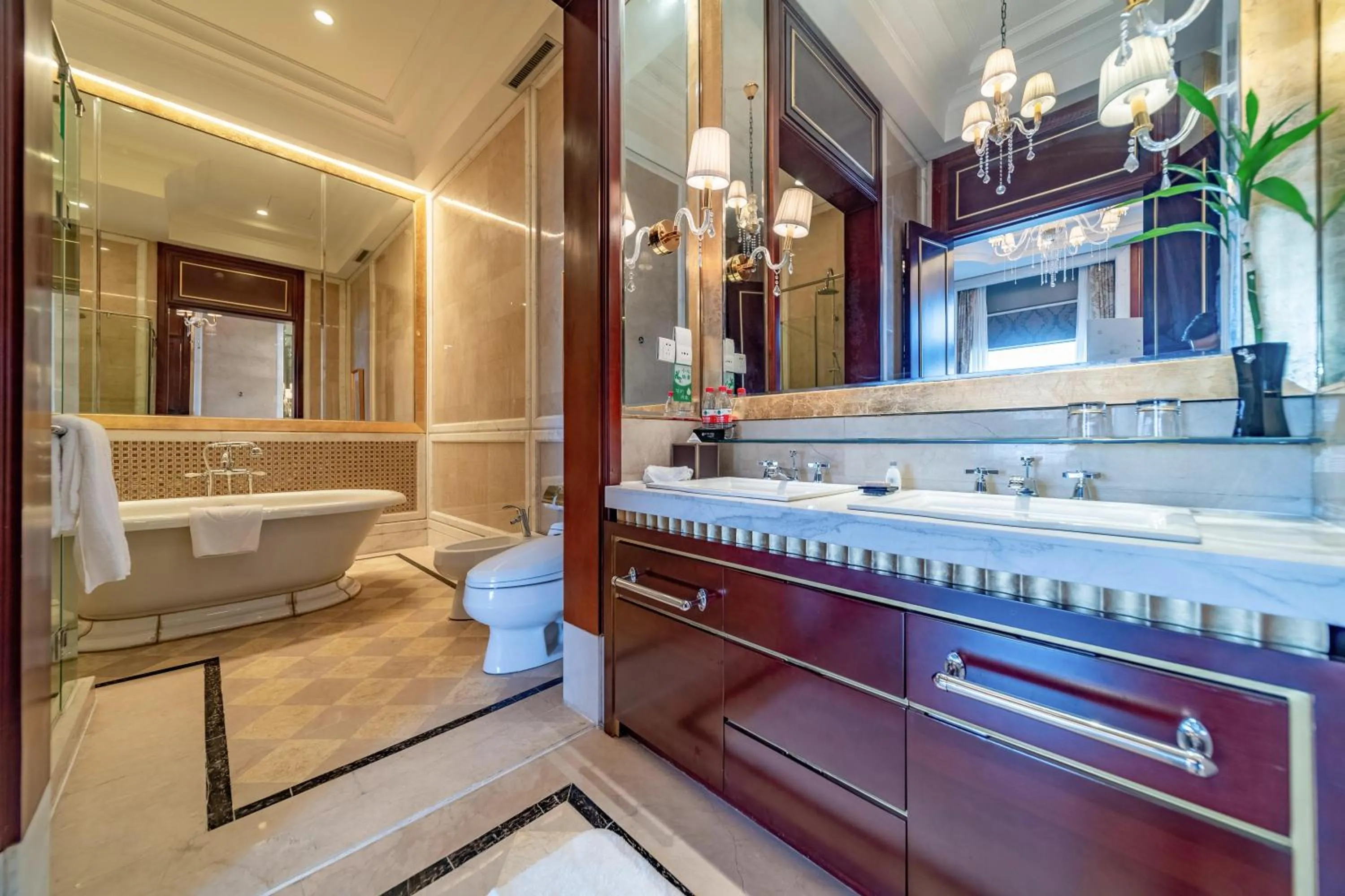 Bathroom in Ramada Yichang Hotel