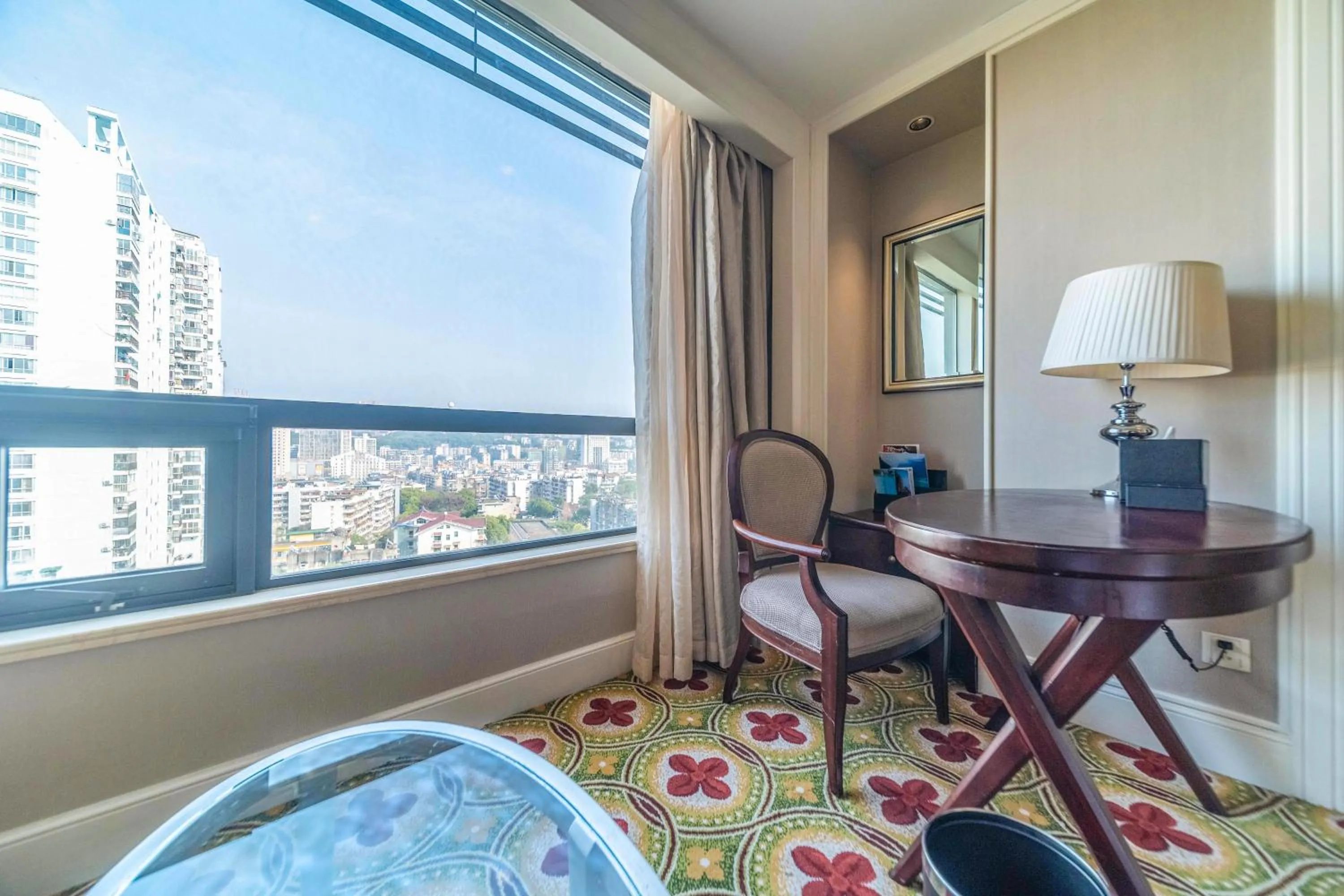 Living room in Ramada Yichang Hotel