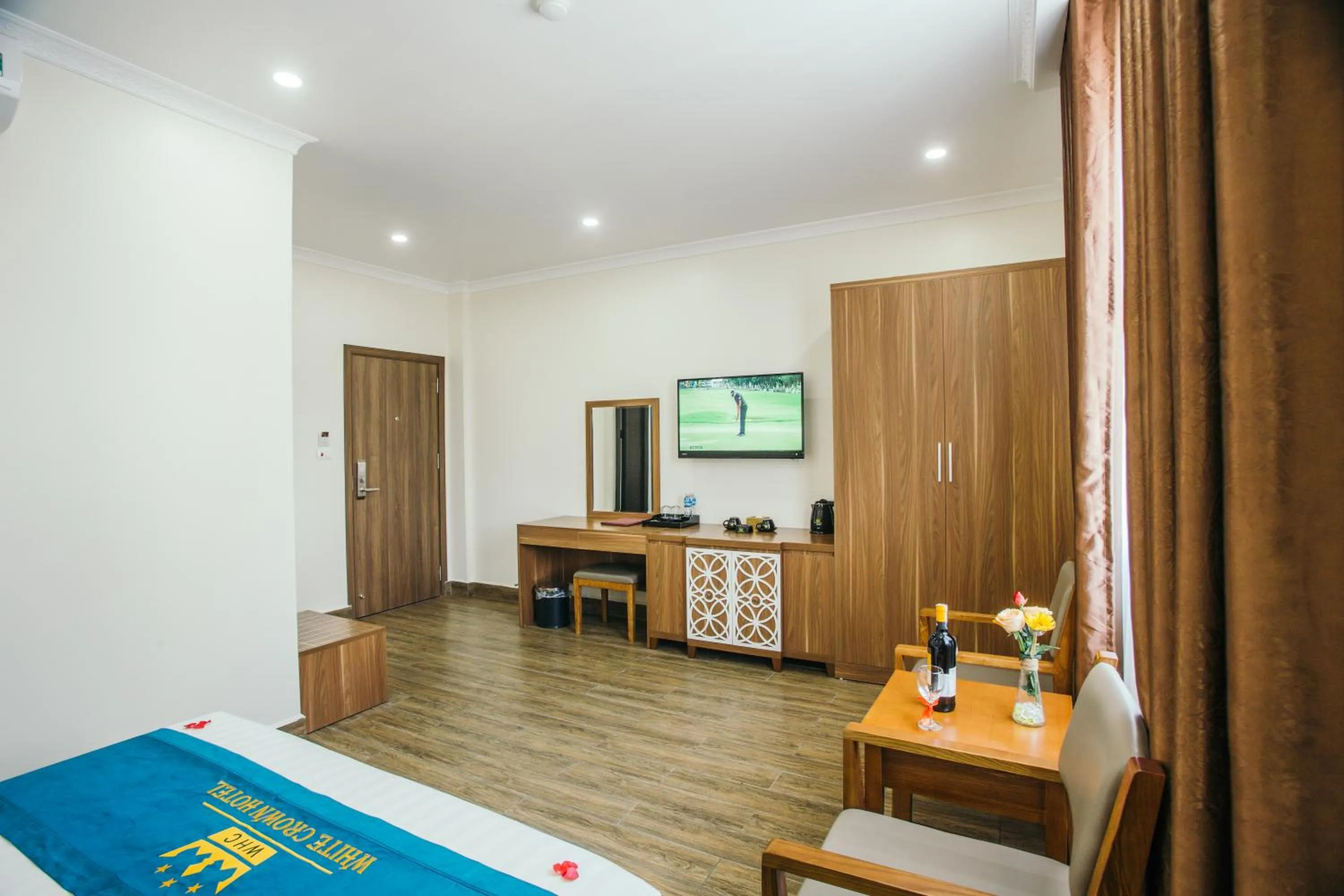 Bed in White Crown Hotel