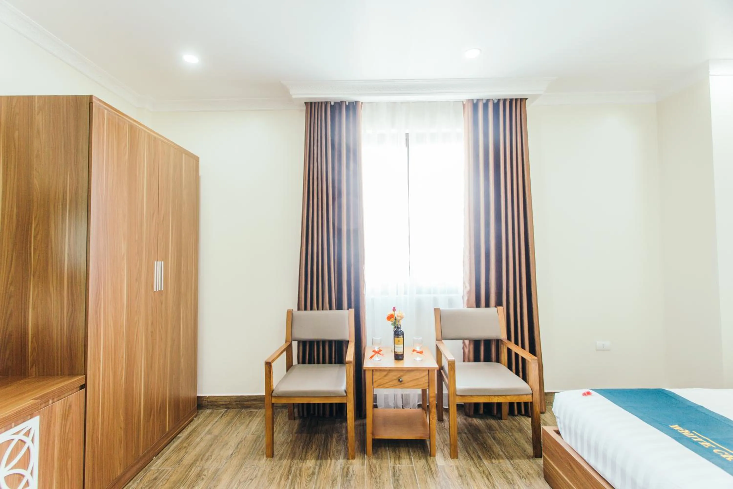 Bed in White Crown Hotel