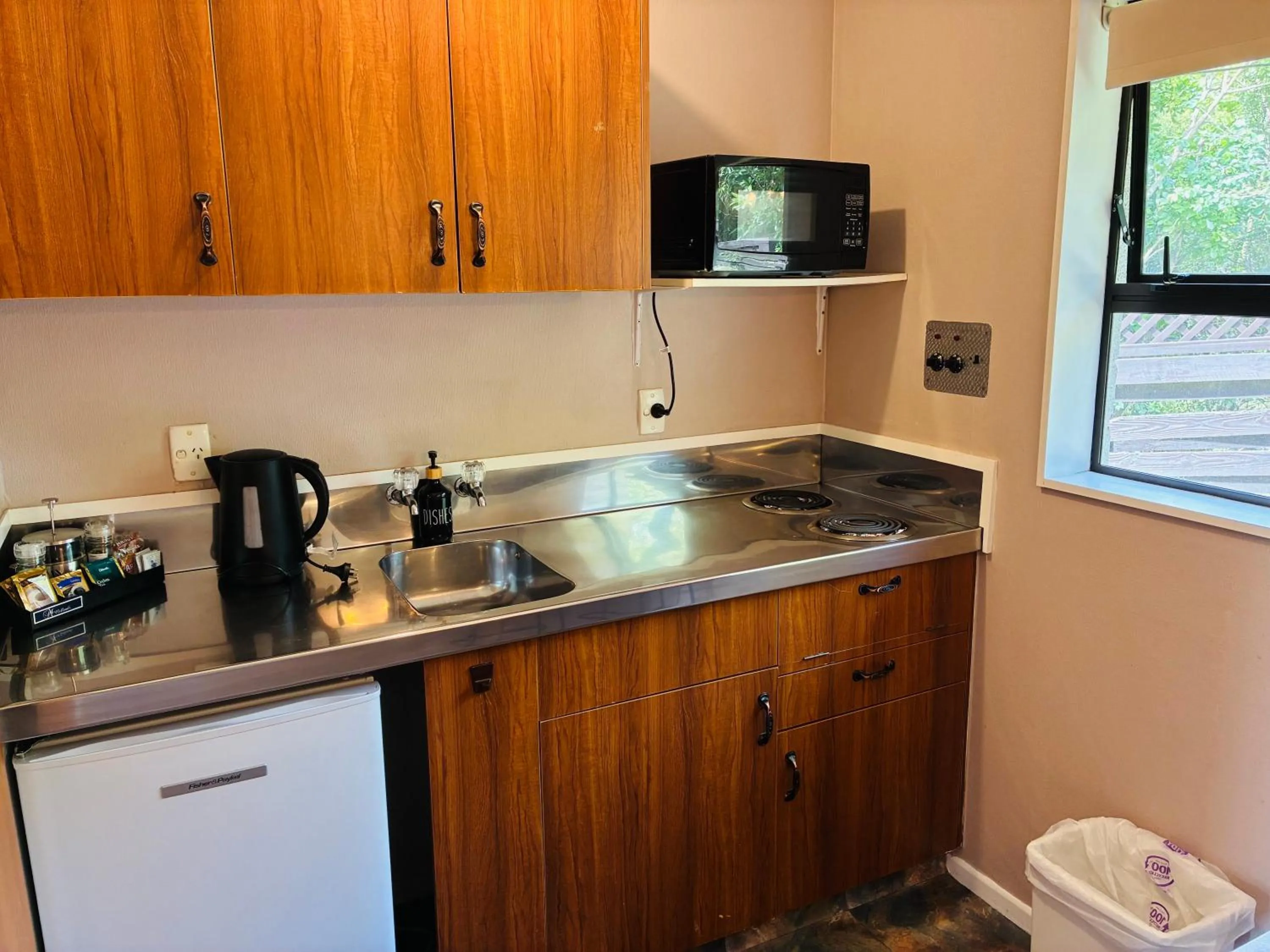 Kitchen or kitchenette in Awatea Park Motel