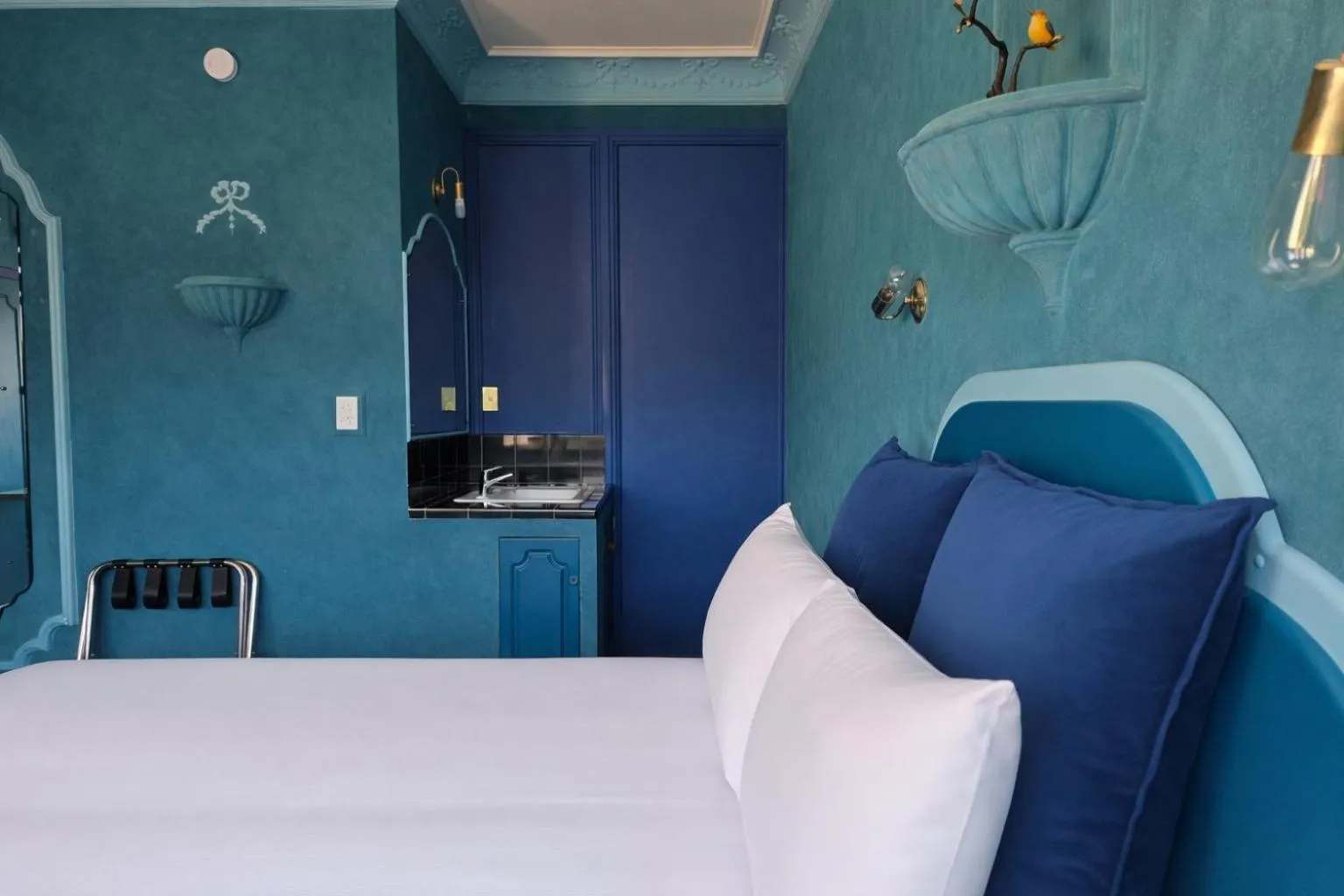 Bedroom, Bed in Pure Motel