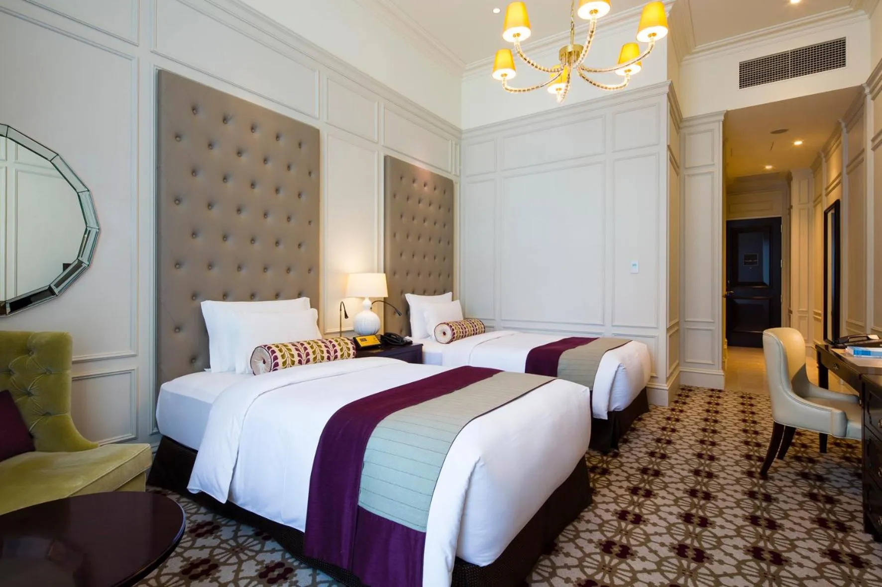 Photo of the whole room, Bed in The Tokyo Station Hotel