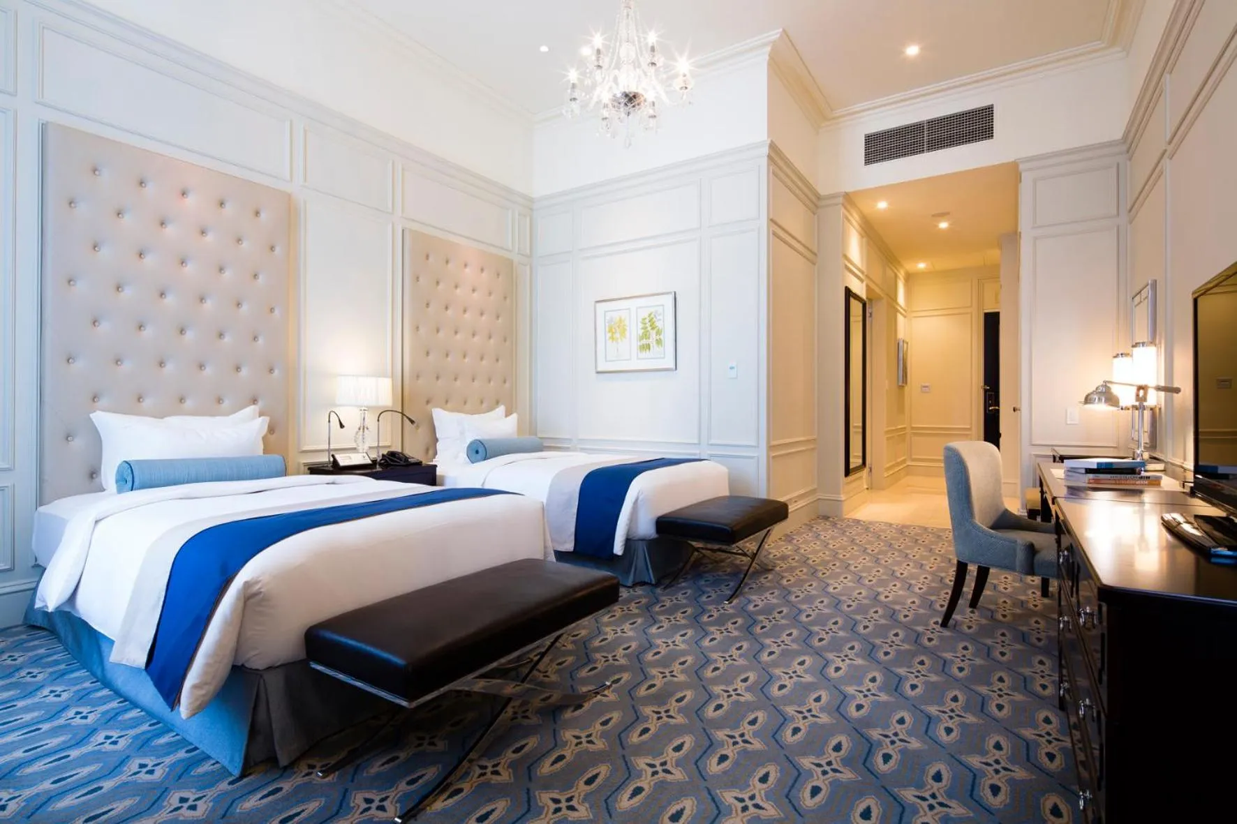 Photo of the whole room, Bed in The Tokyo Station Hotel