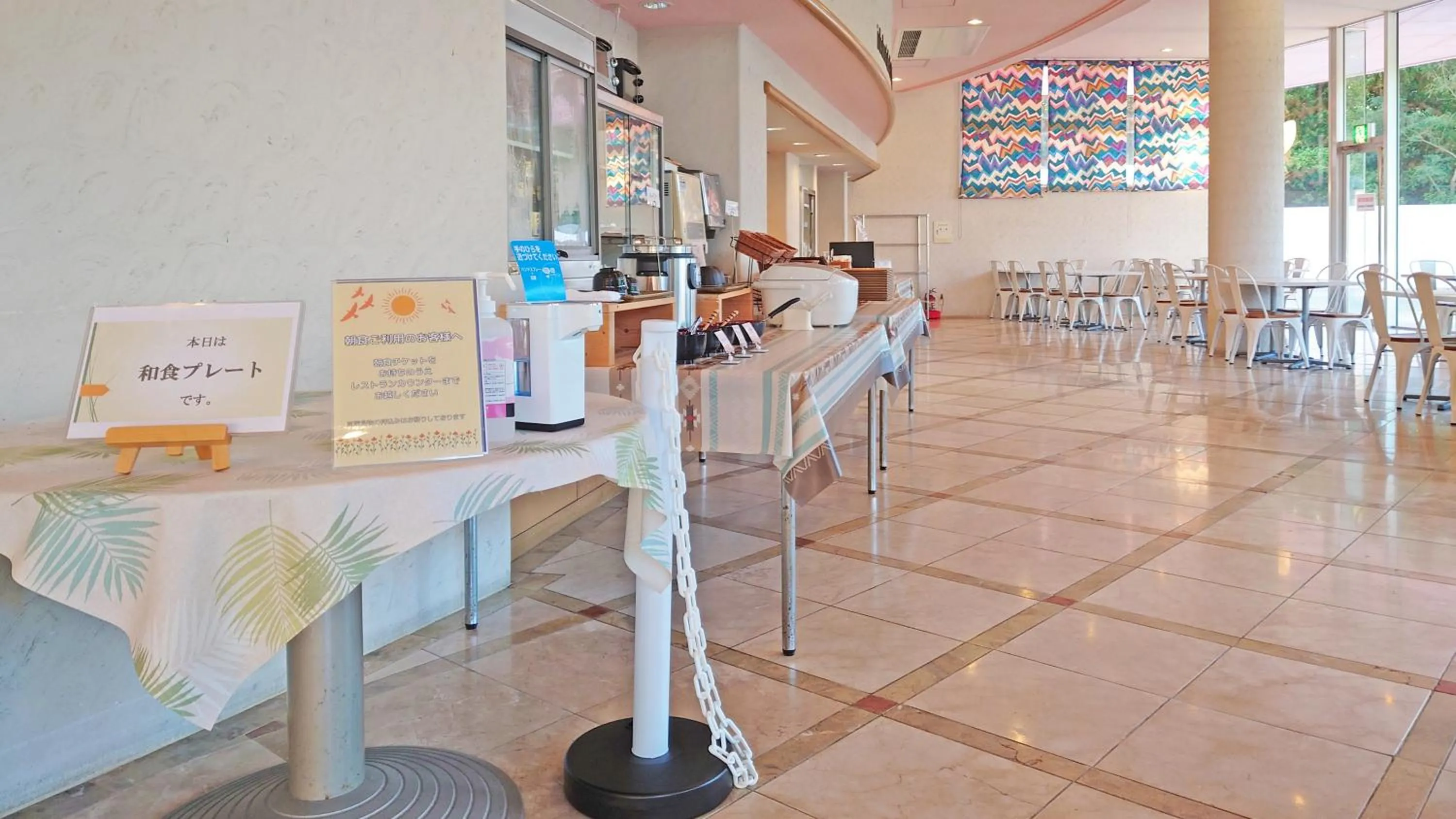 Restaurant/places to eat in Marine Lodge Marea