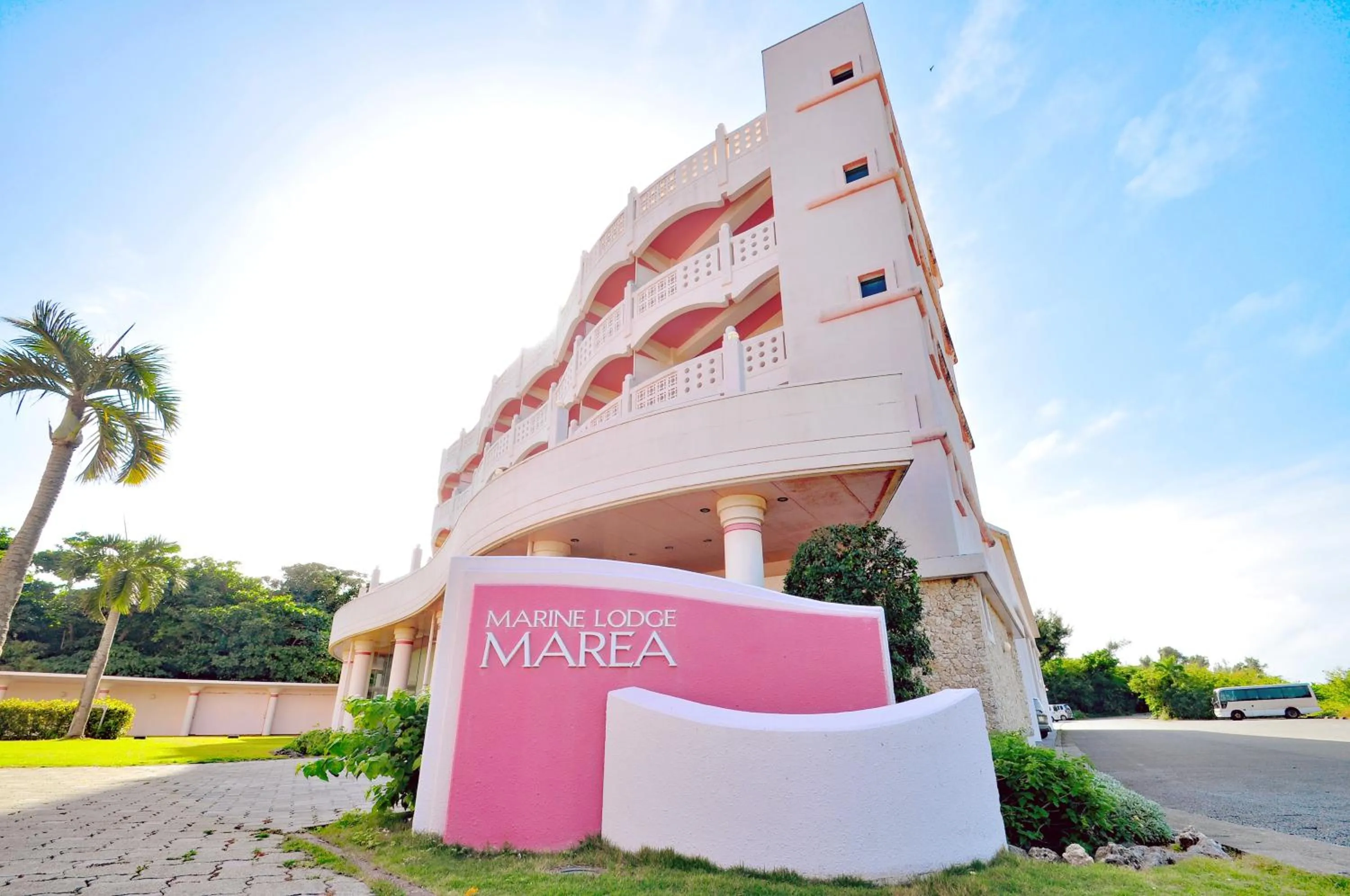 Property building in Marine Lodge Marea