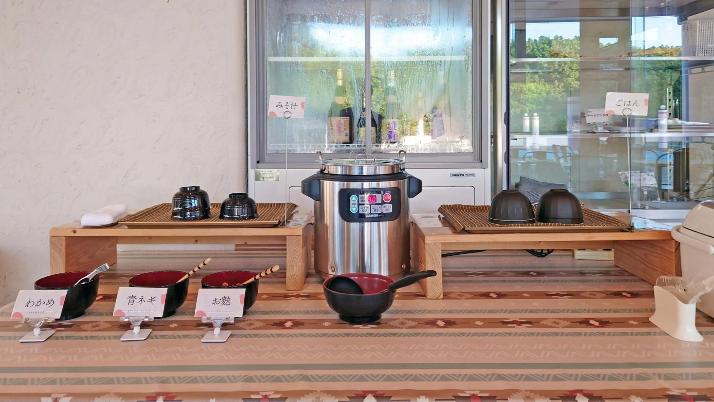 Restaurant/places to eat in Marine Lodge Marea