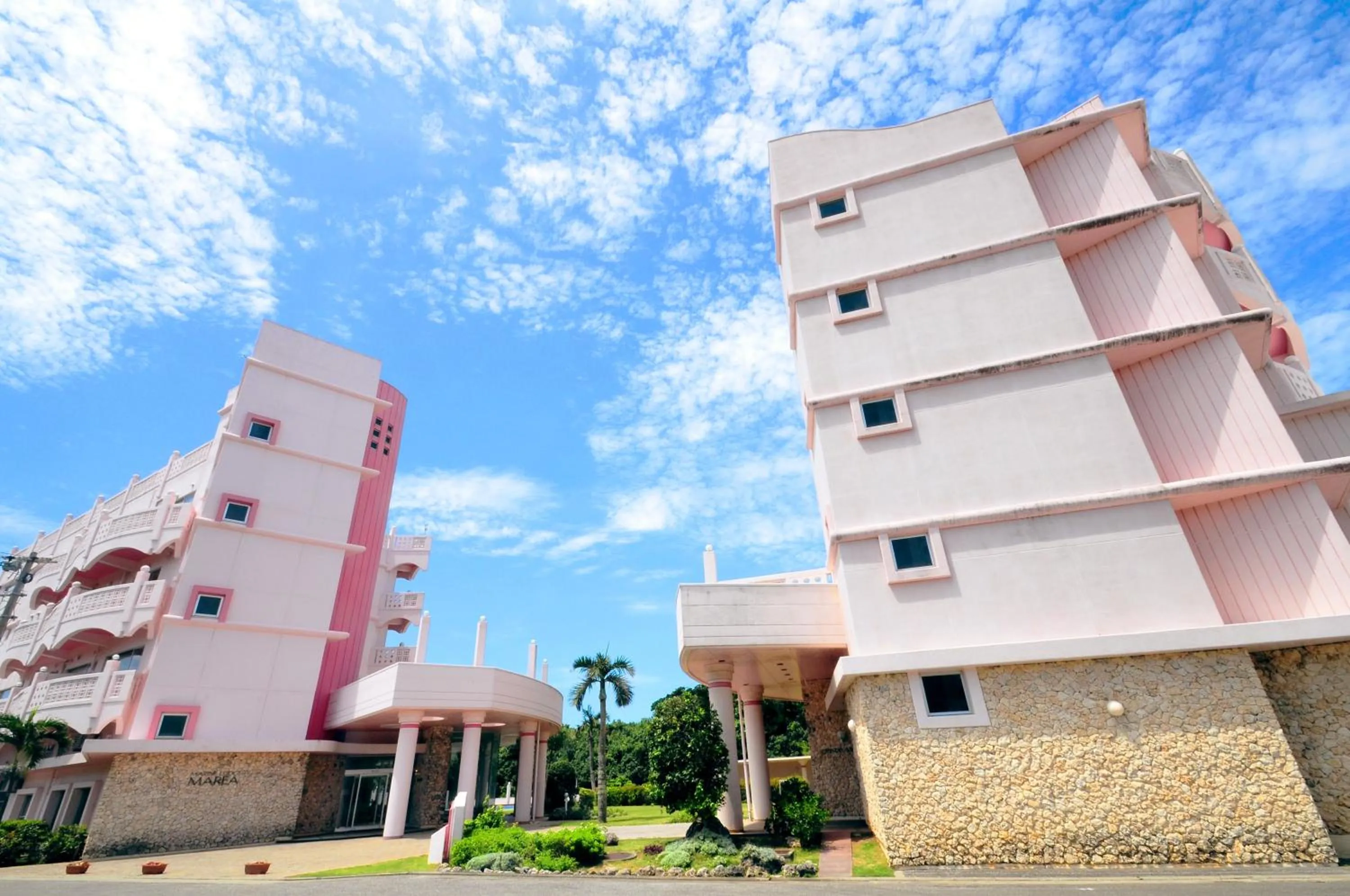 Property building in Marine Lodge Marea