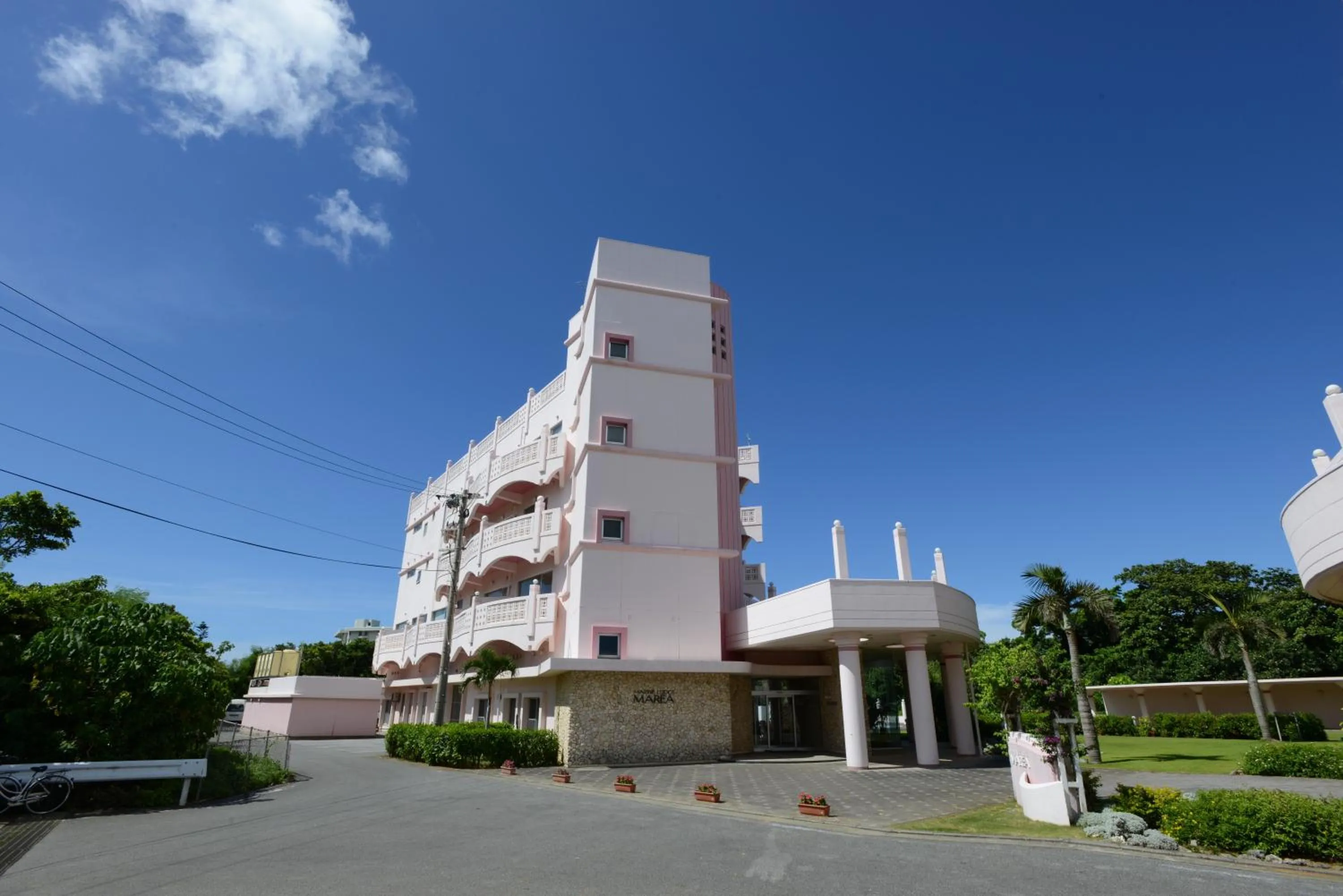Facade/entrance in Marine Lodge Marea