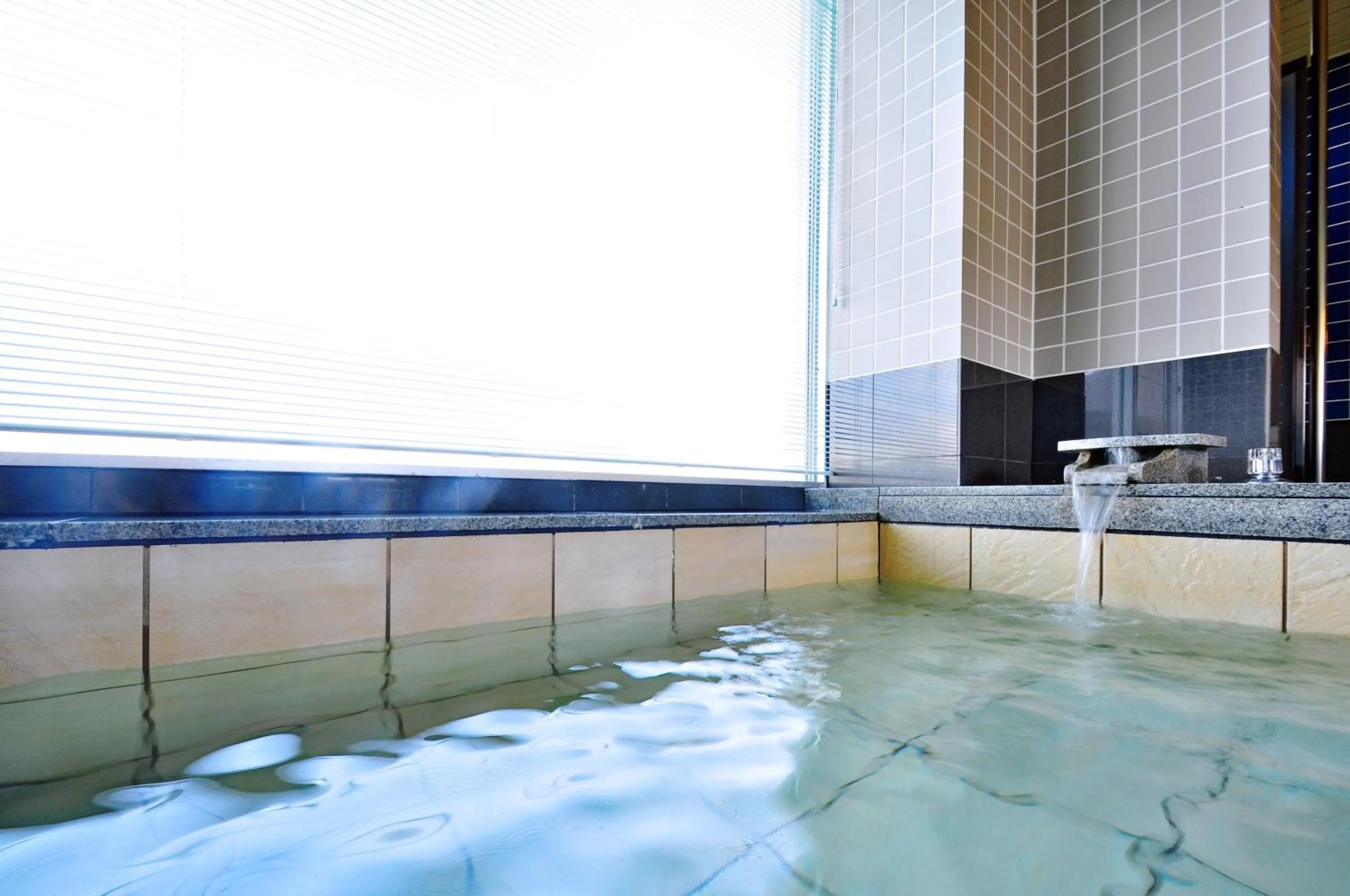 Public Bath in Marine Lodge Marea