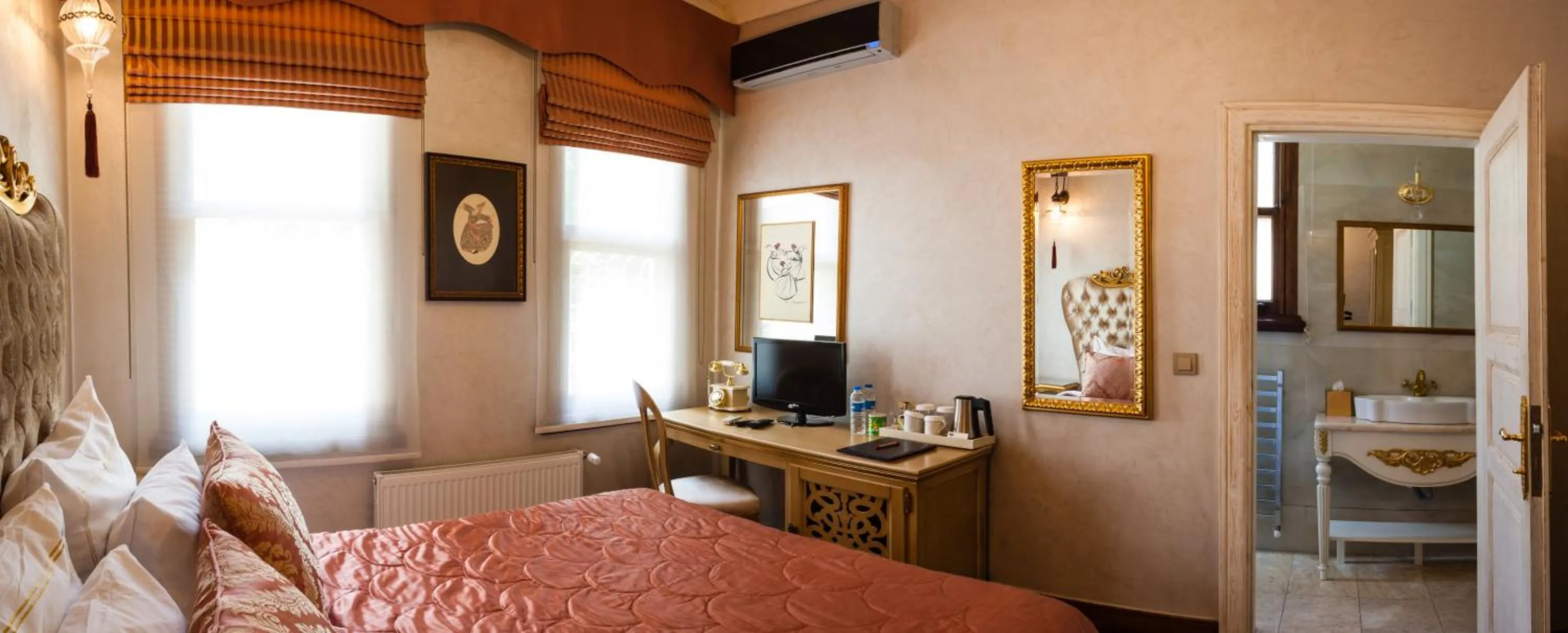 Bed in İstanbul Bosphorus Hotel Symbola