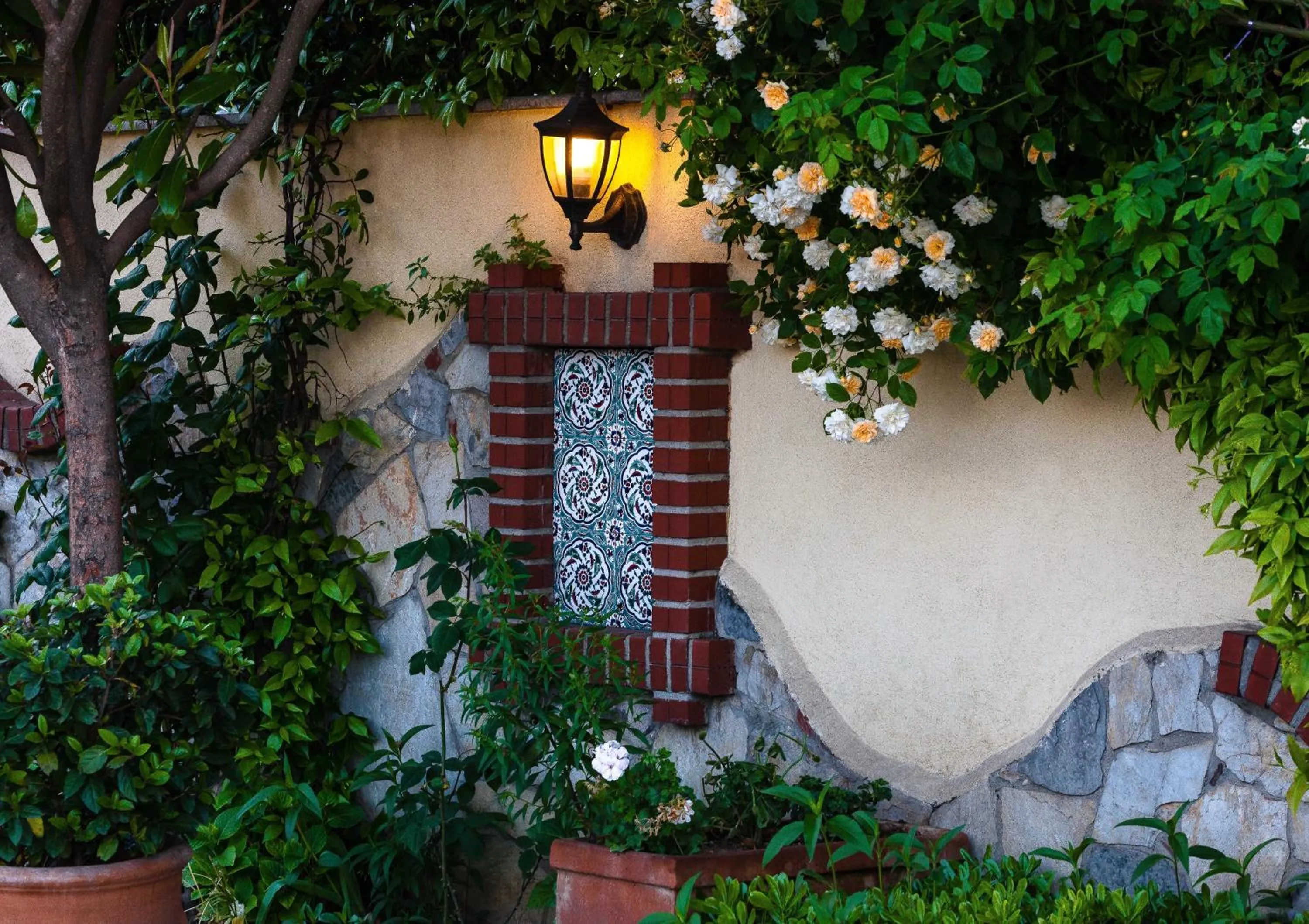 Garden in İstanbul Bosphorus Hotel Symbola