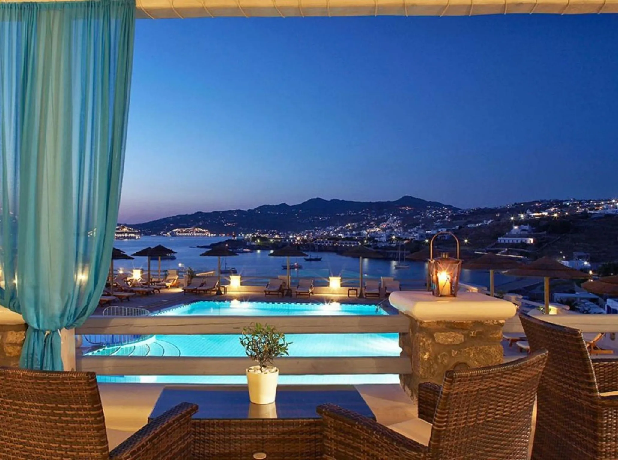 Restaurant/places to eat in Grand Beach Hotel