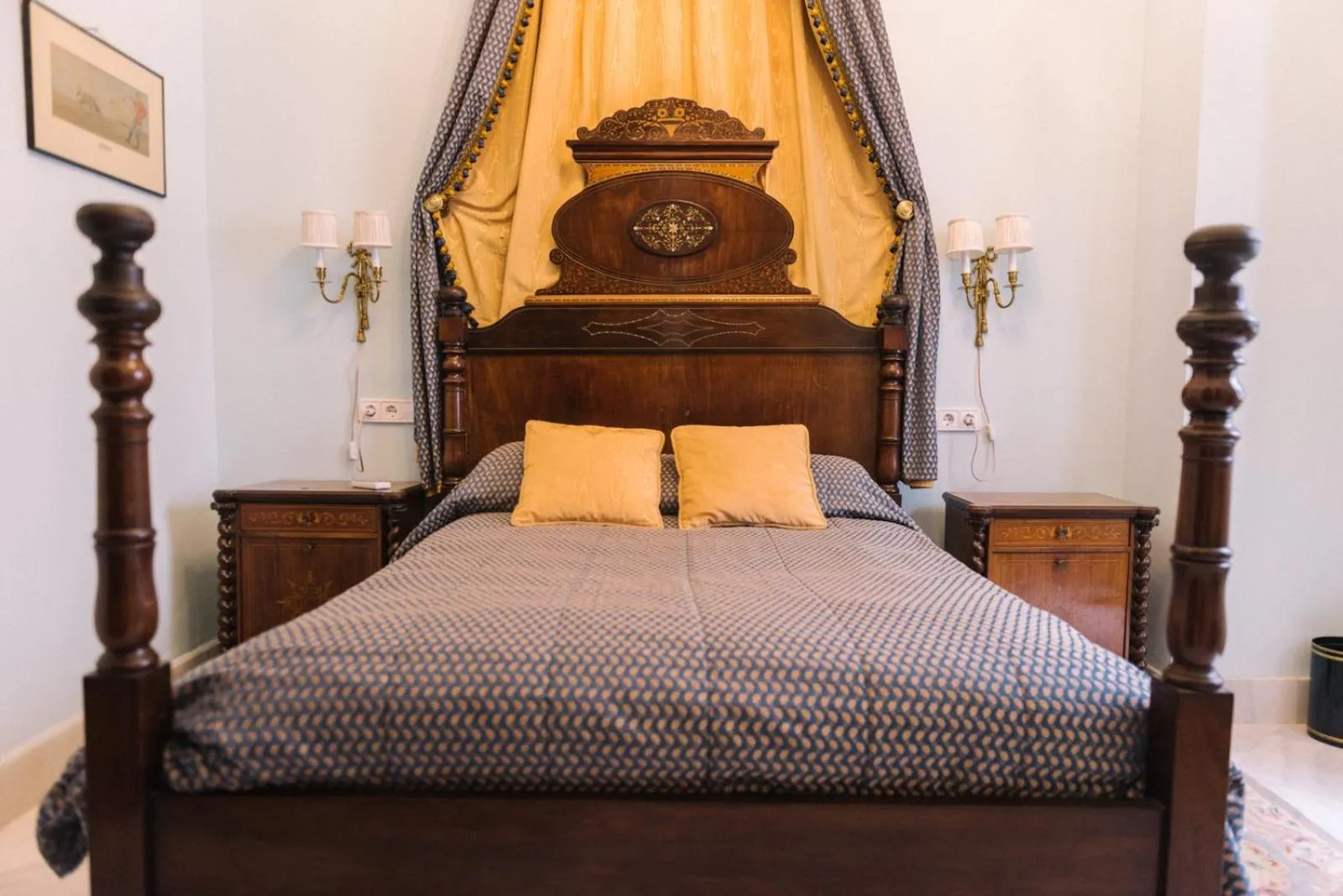 Bed in Palacio del Virrey Laserna
