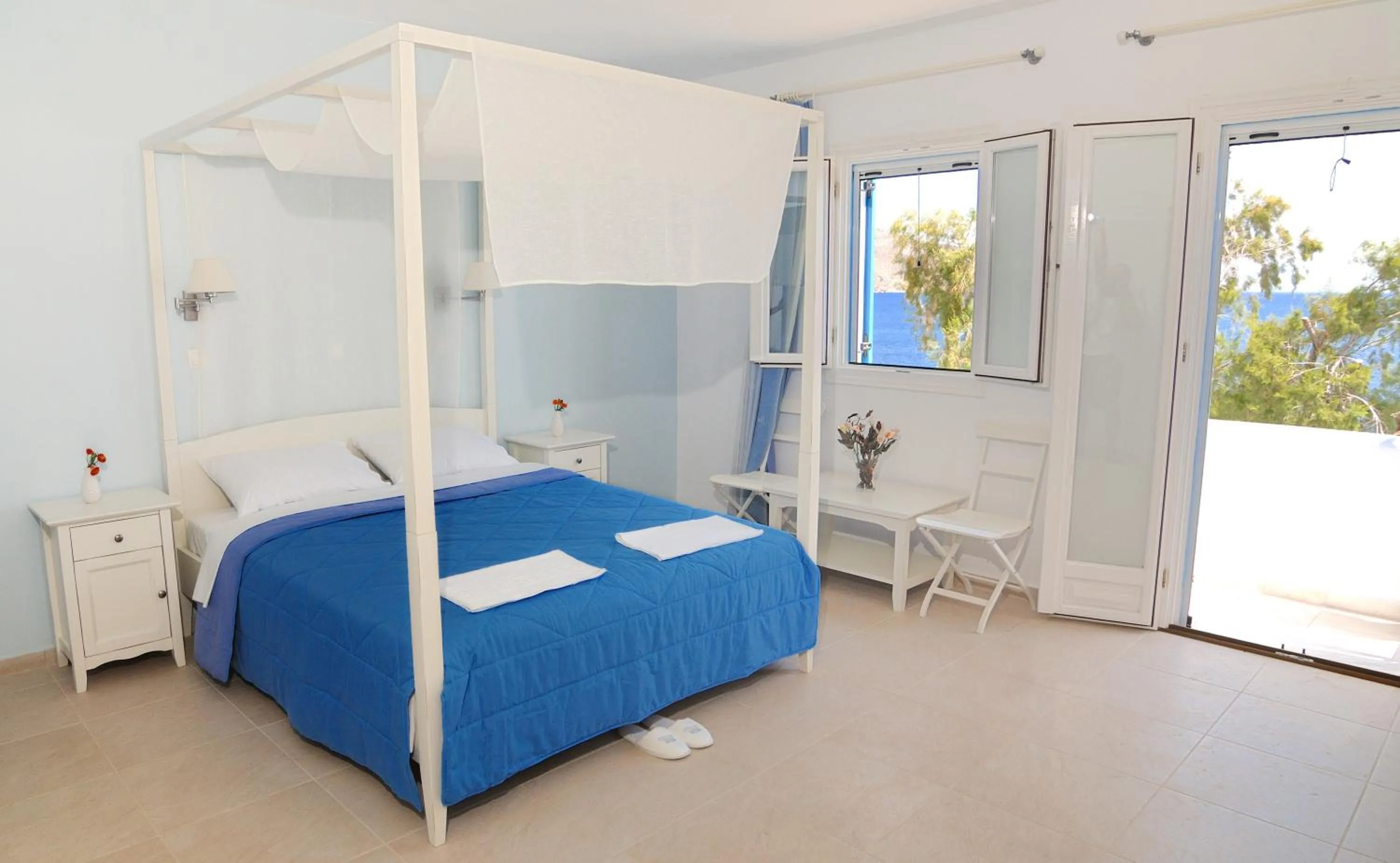 Bed in Dream Island Hotel