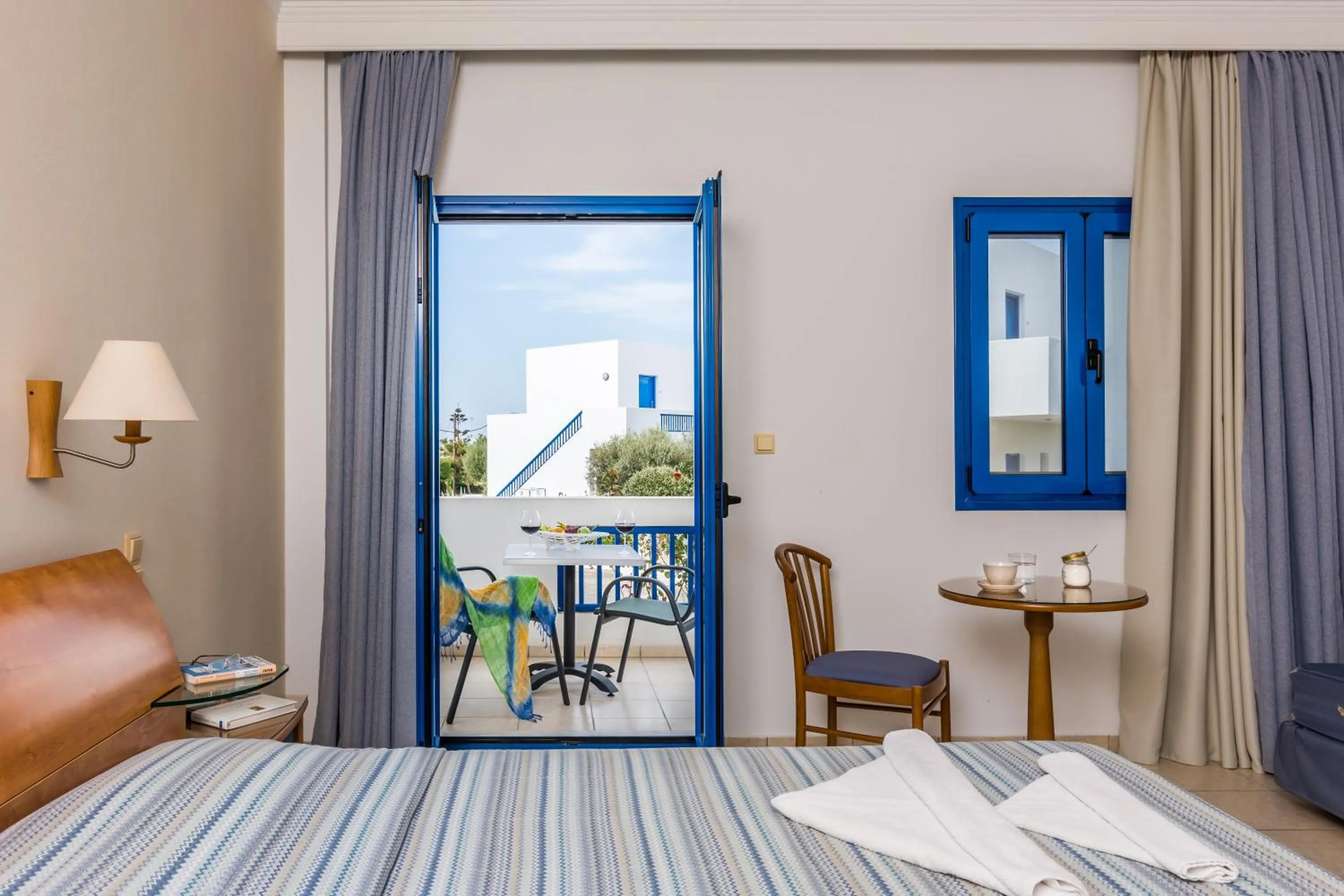 Balcony/Terrace, Bed in Hotel Hara Ilios Village