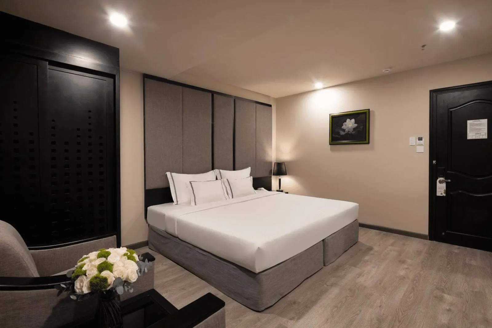 Bedroom, Bed in Paragon Saigon Hotel