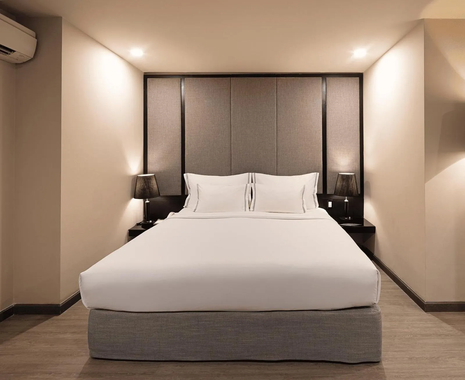 Bedroom, Bed in Paragon Saigon Hotel