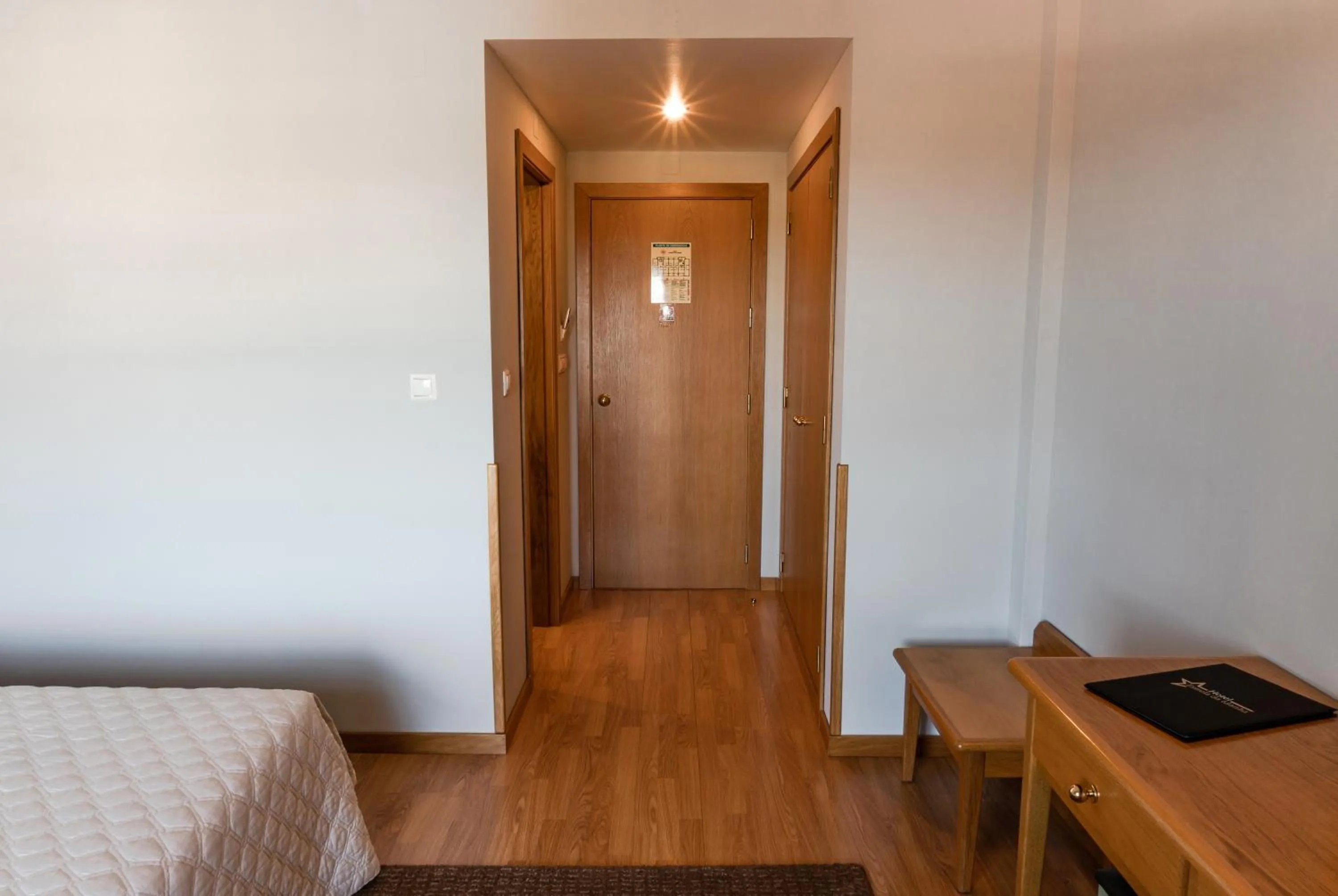 Photo of the whole room in Hotel Estrela Da Idanha