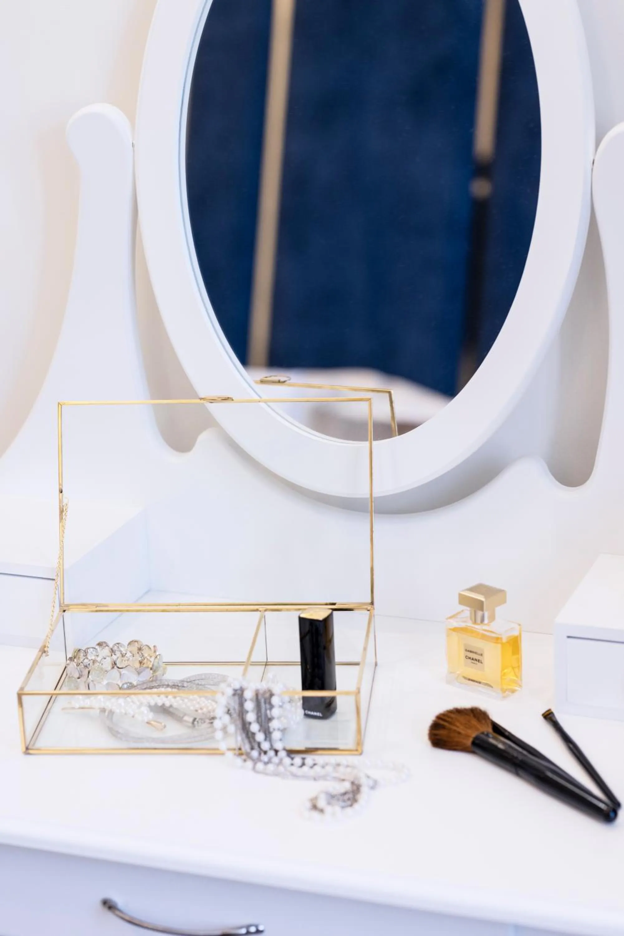 Decorative detail in Main Square Apartments