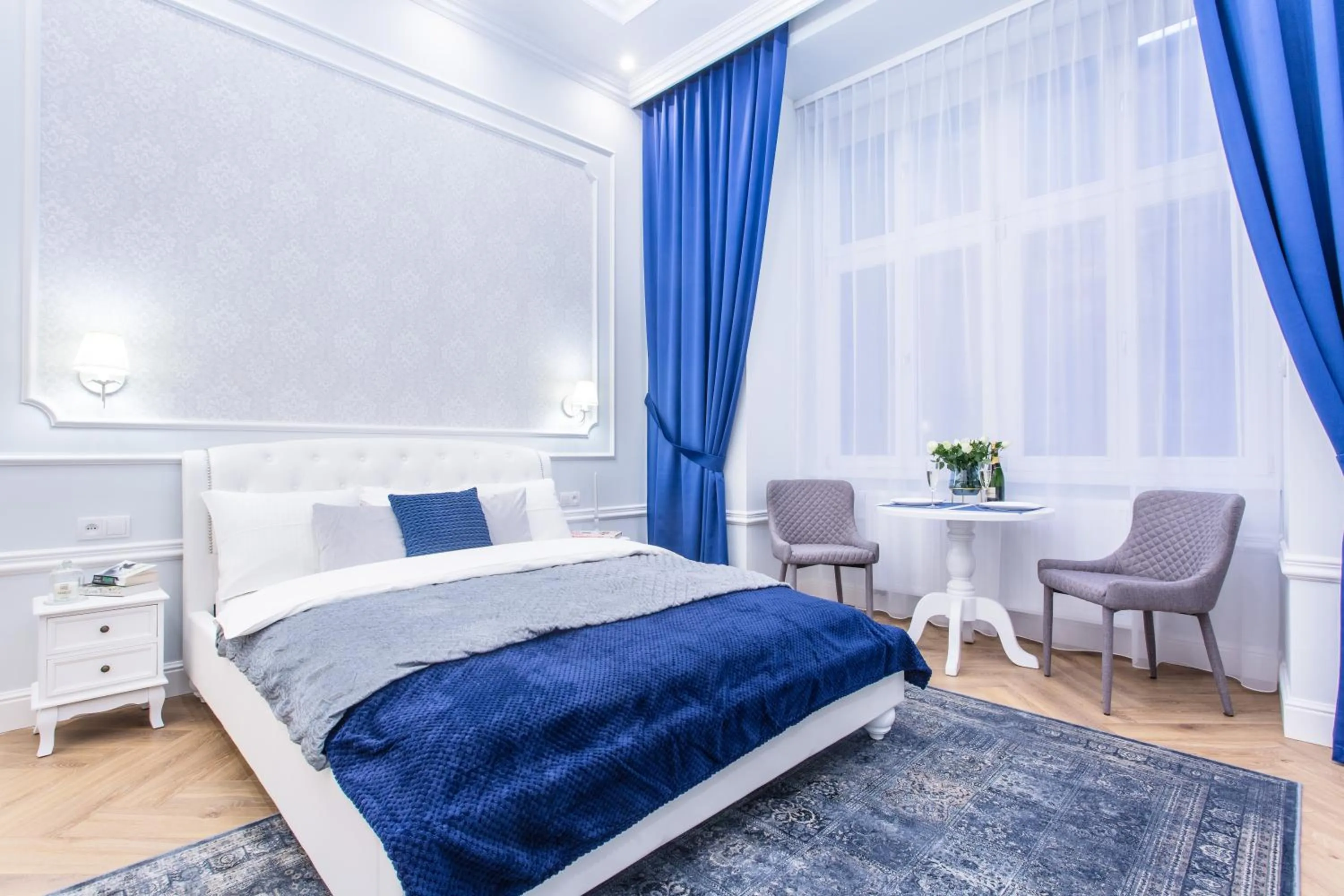 Bed in Main Square Apartments