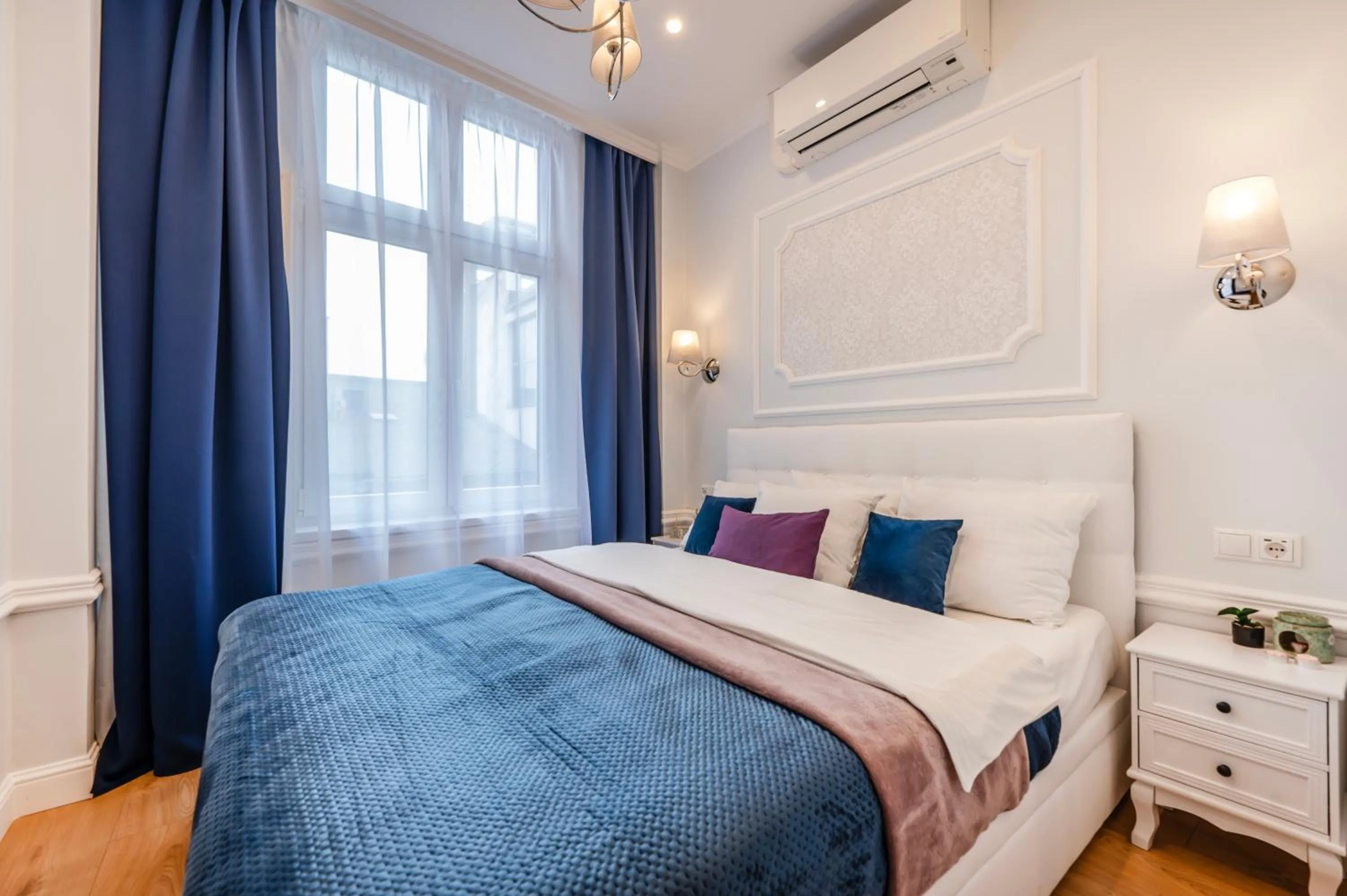 Bed in Main Square Apartments