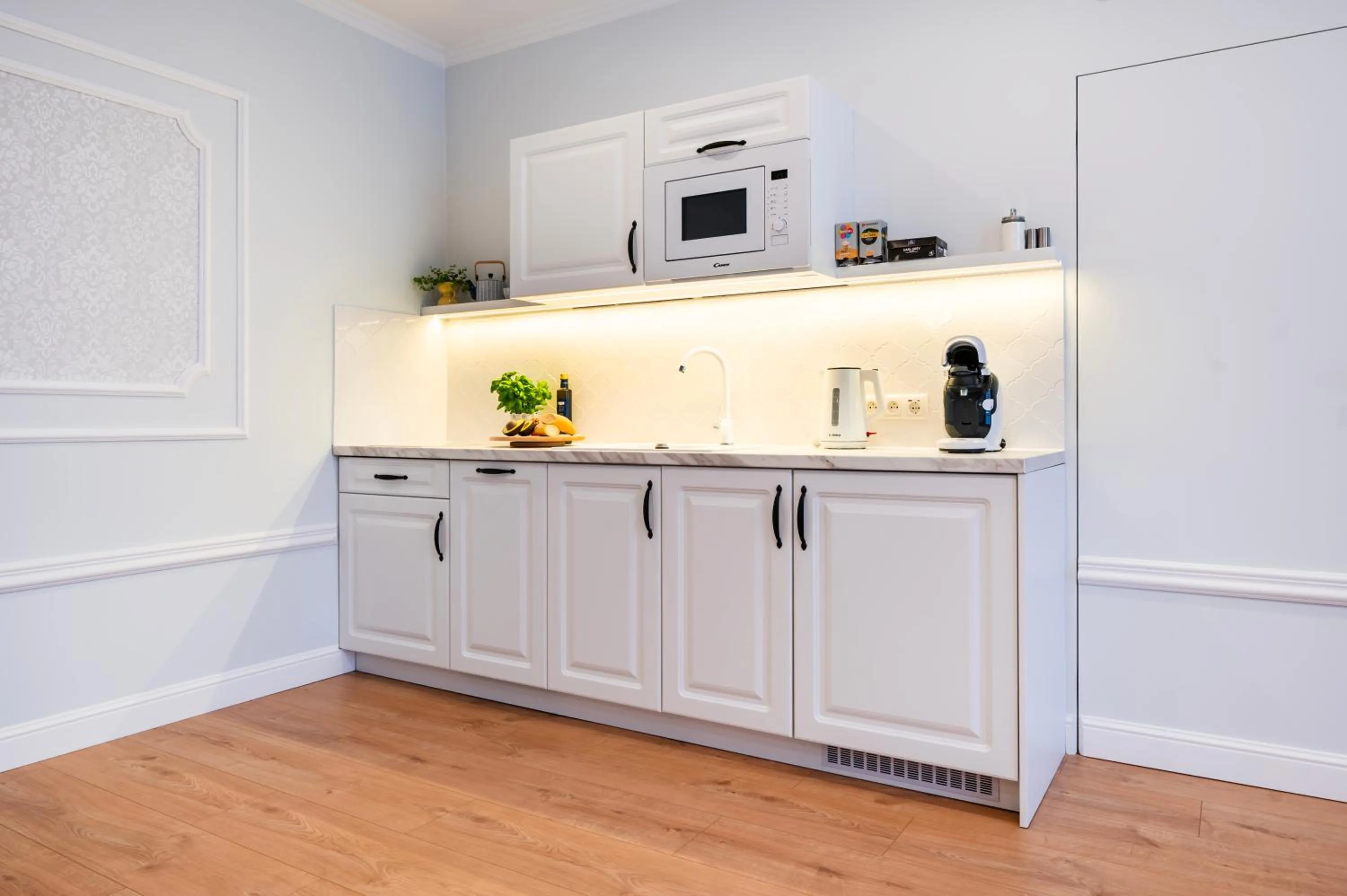 Coffee/tea facilities in Main Square Apartments