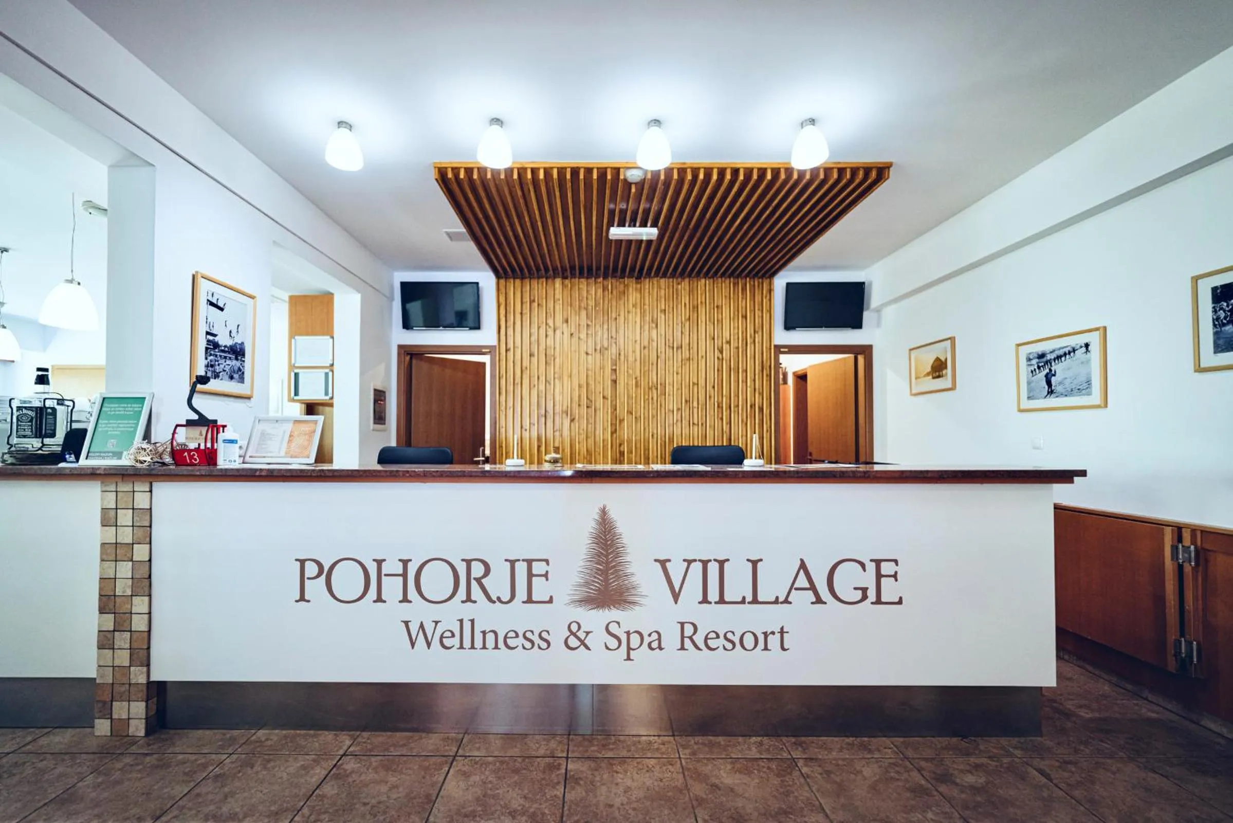 Lobby or reception in Pohorje Village Wellbeing Resort - Wellness & Spa Hotel Bolfenk